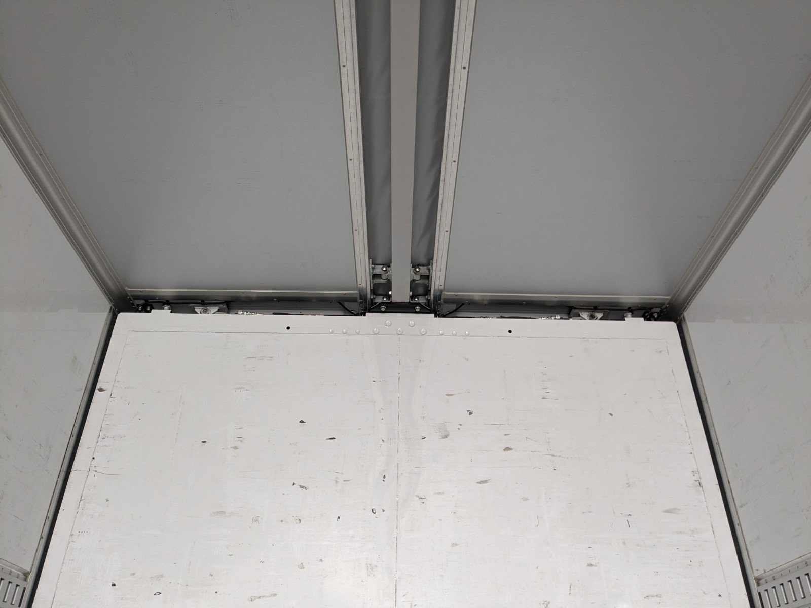vehicle_image_20260527110118OzNQGssULt.jpg