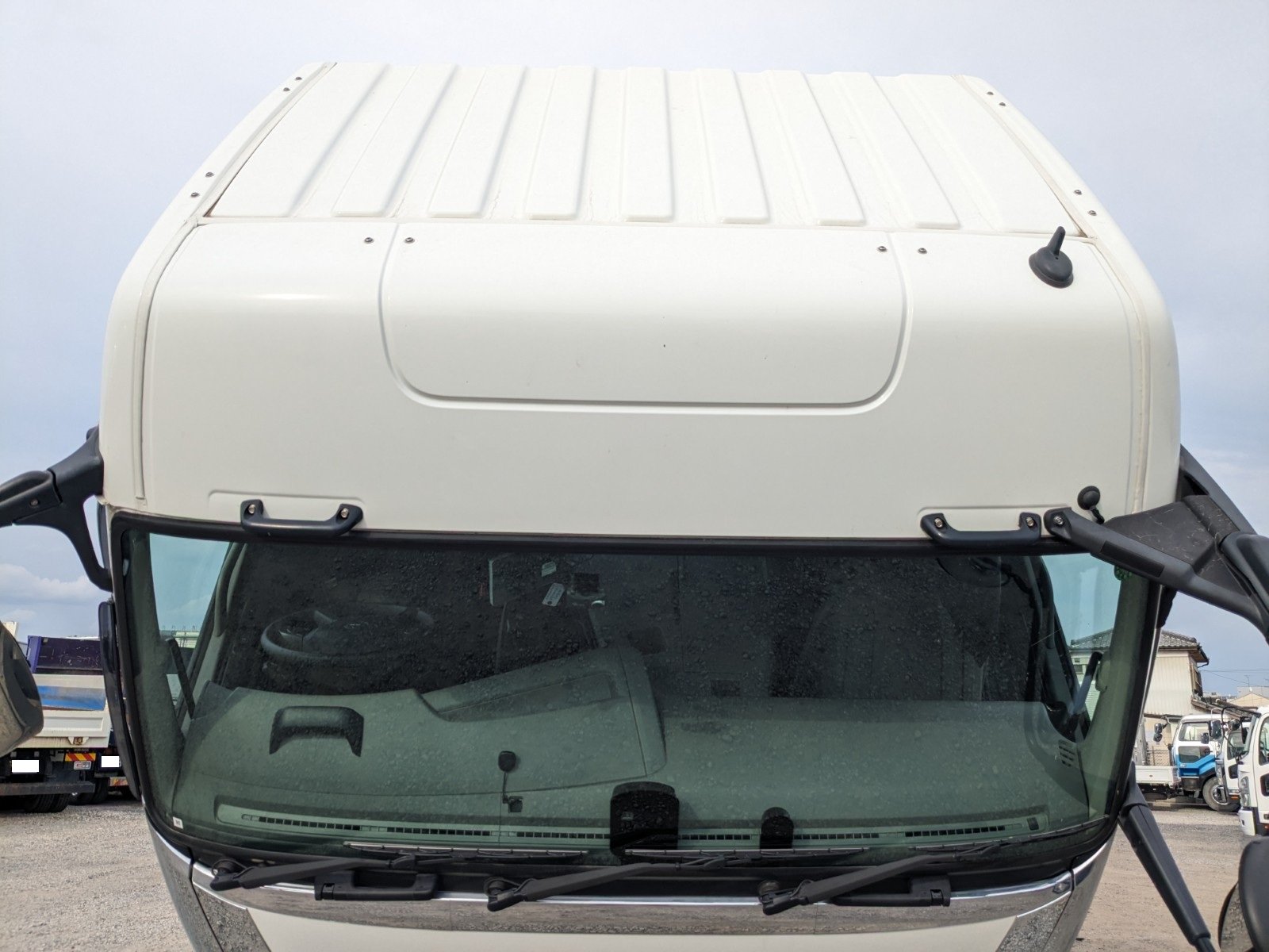 vehicle_image_20260527110118rIBzv2S833.jpg