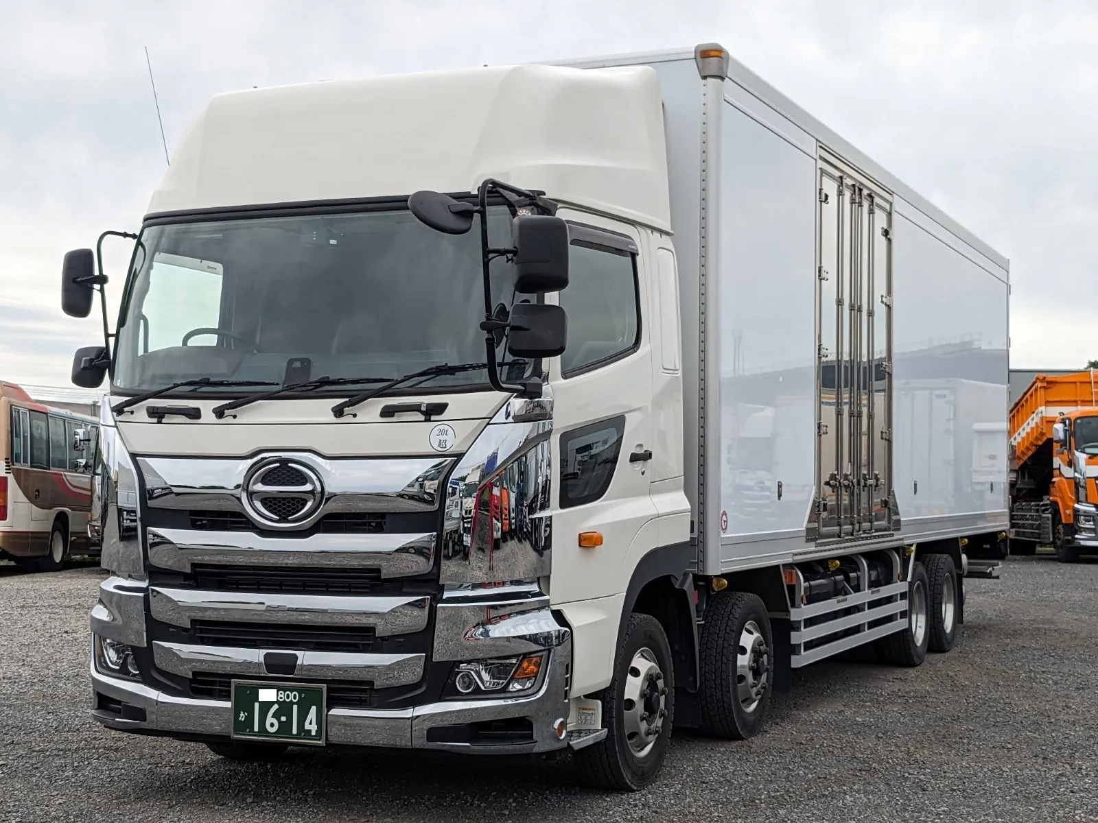 vehicle_image_20260623102807JgQe8DIooJ.webp