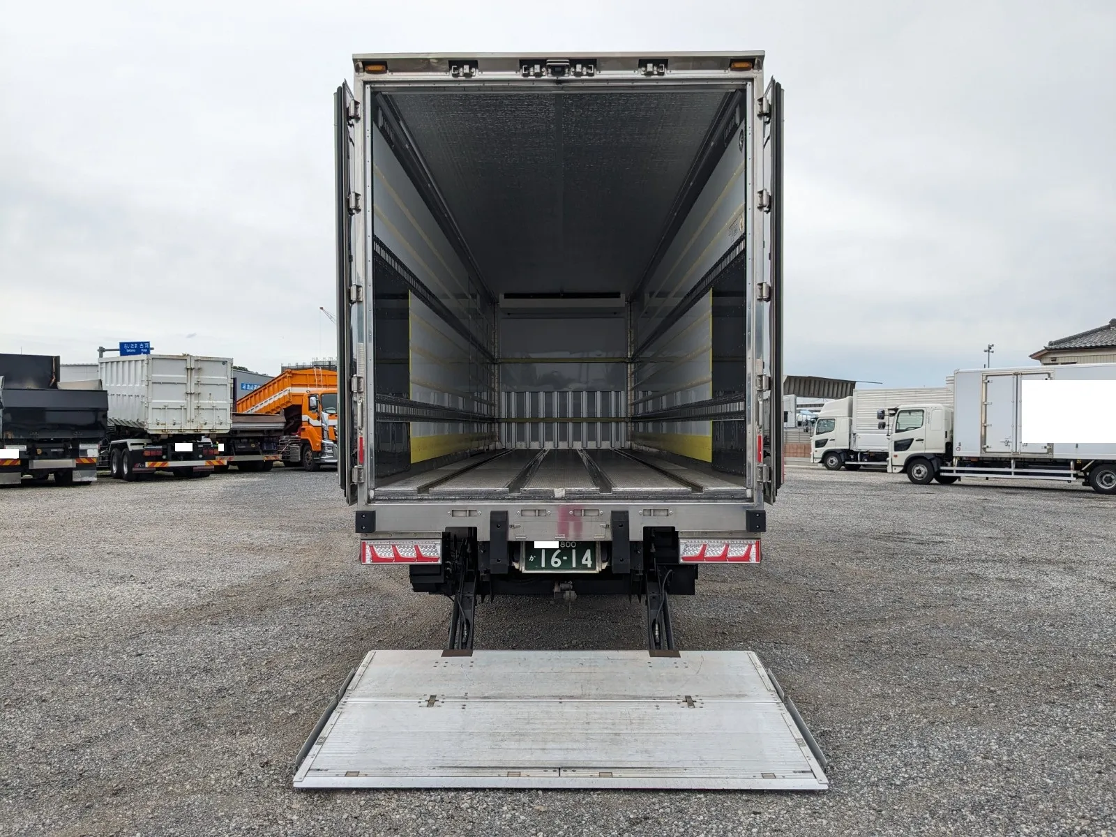 vehicle_image_20260623102809LN323LZ4Jx.webp