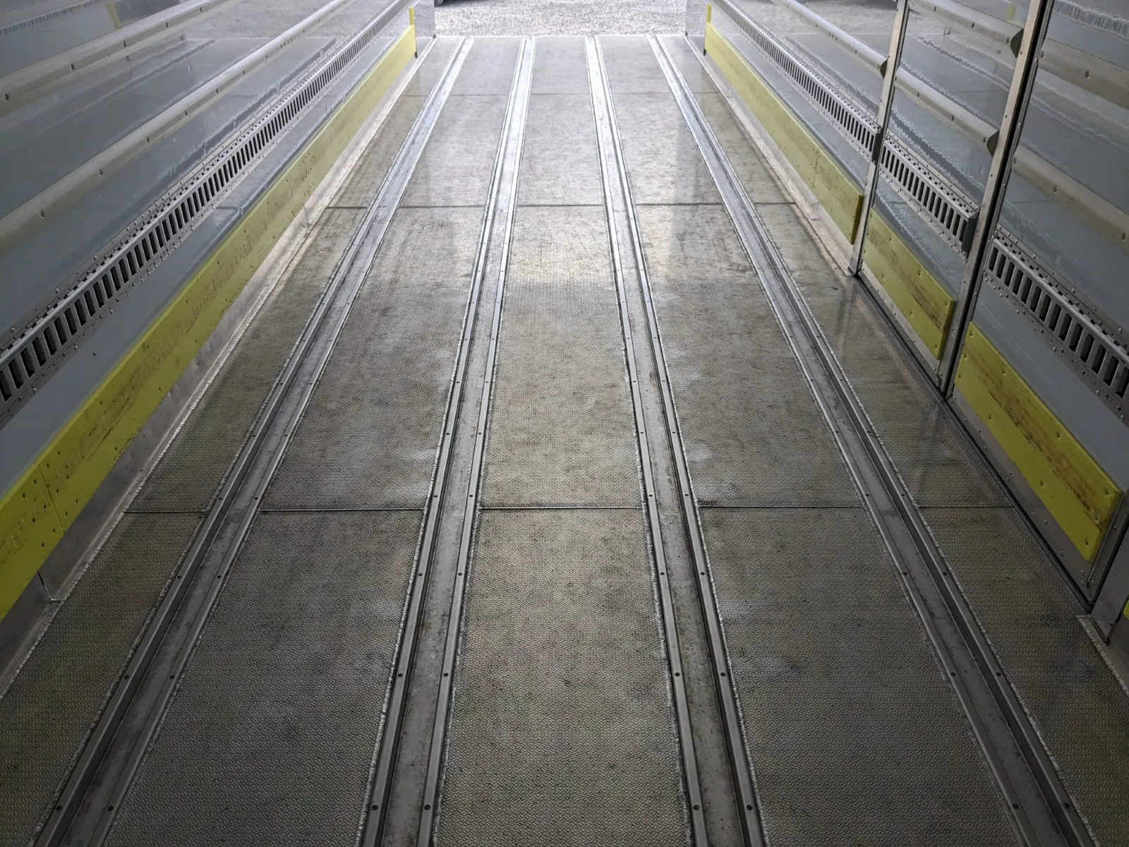 vehicle_image_20260623102813JqDw2QpAWz.webp