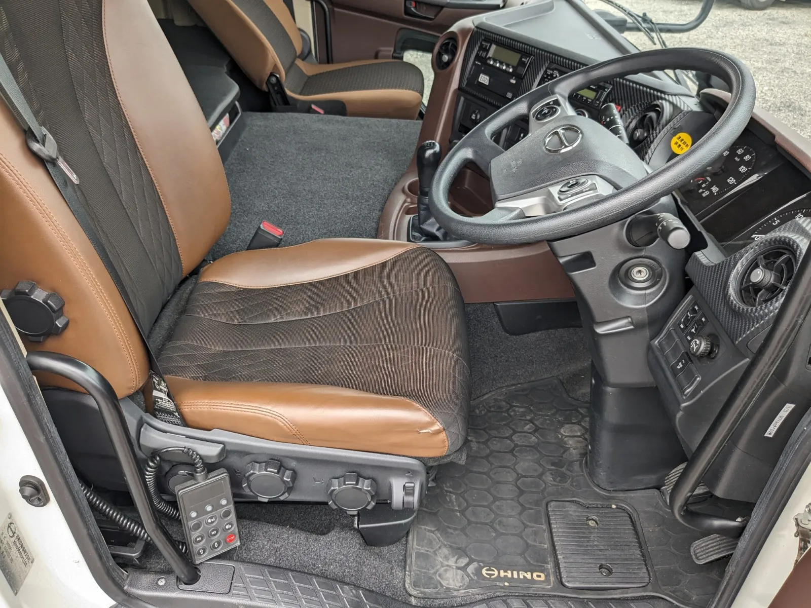 vehicle_image_20260623102825rcZaOwcP3R.webp