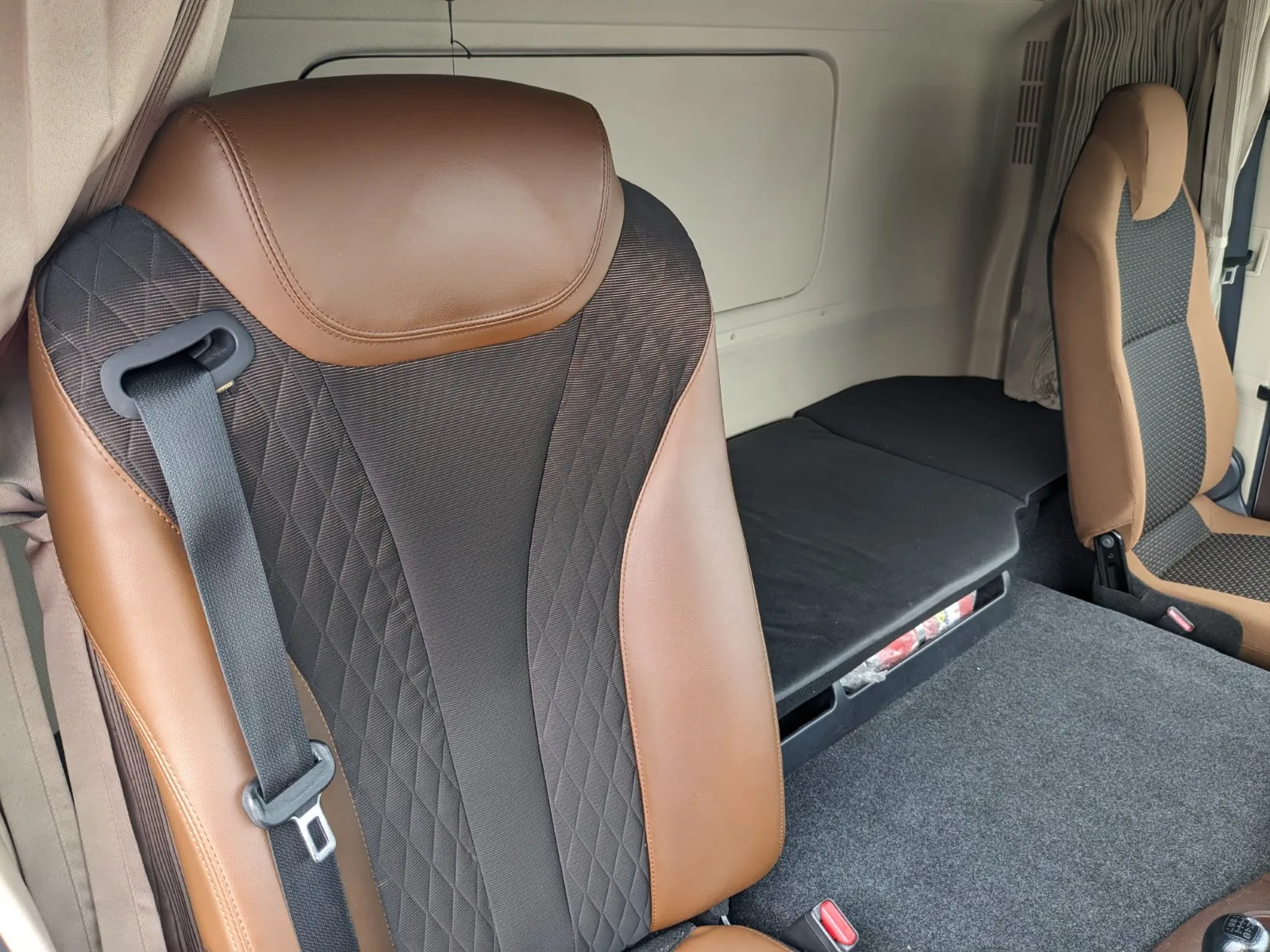 vehicle_image_202606231028267nMMpj3phJ.webp