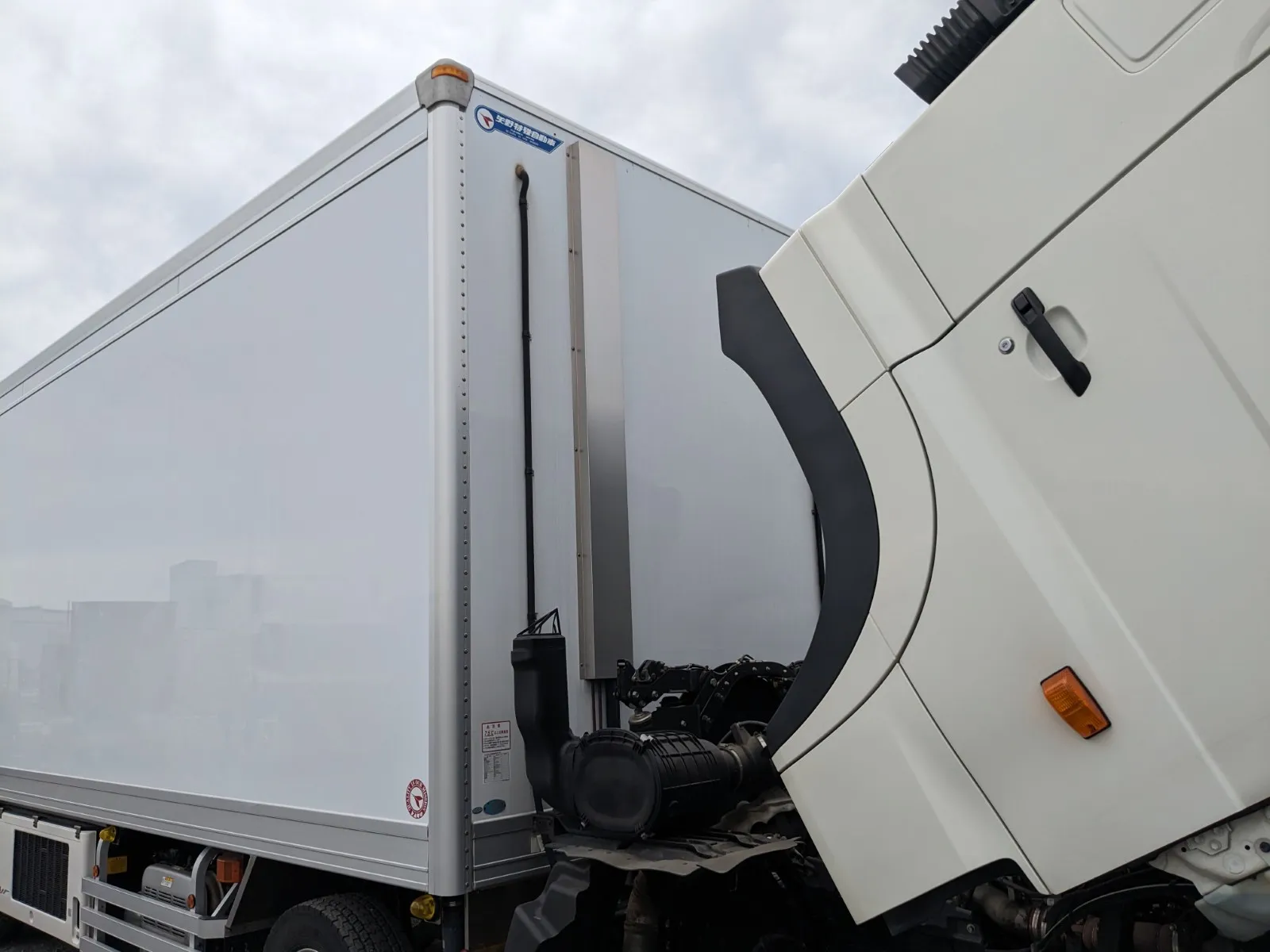 vehicle_image_20260623102830QJhwAHiU7e.webp