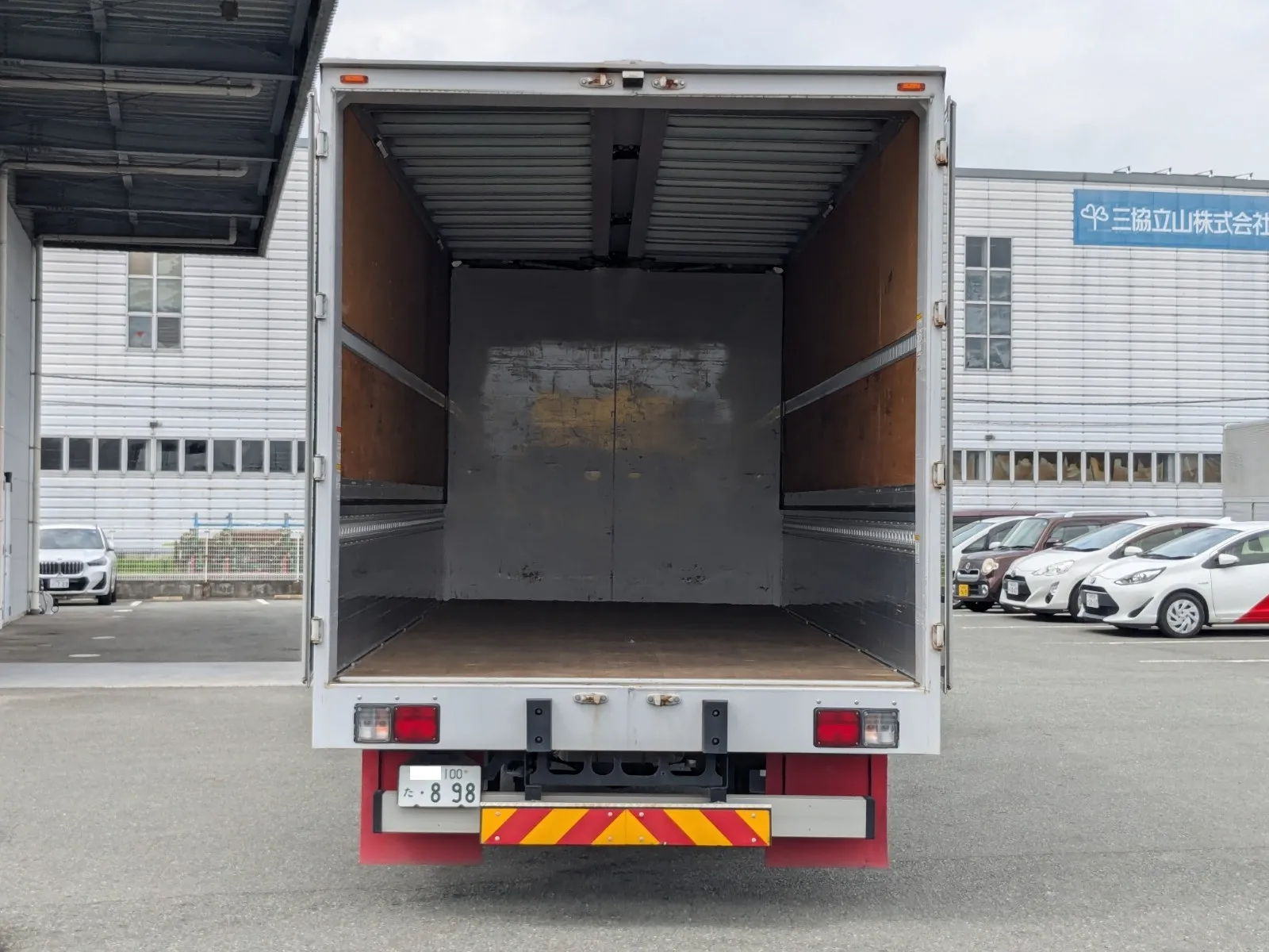 vehicle_image_20260716091406KE3O7kqP7n.webp