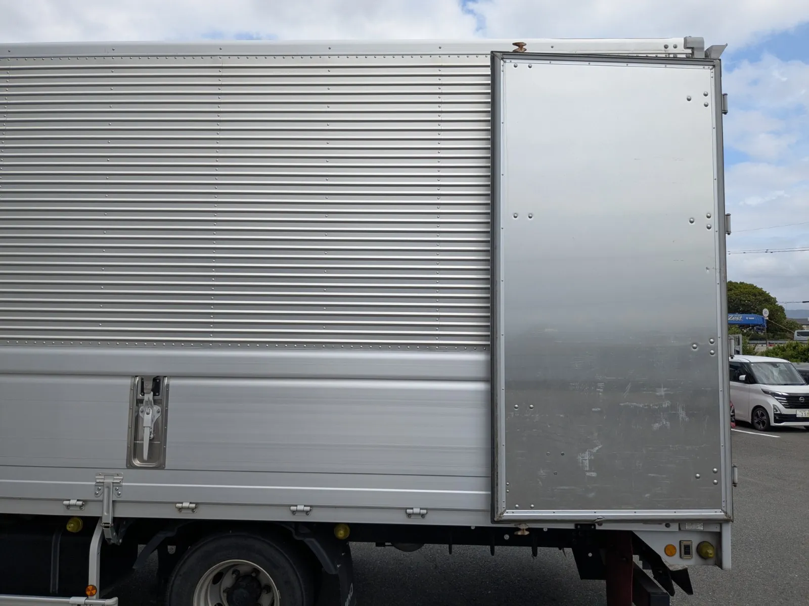 vehicle_image_202607160914076g4BBkhye3.webp