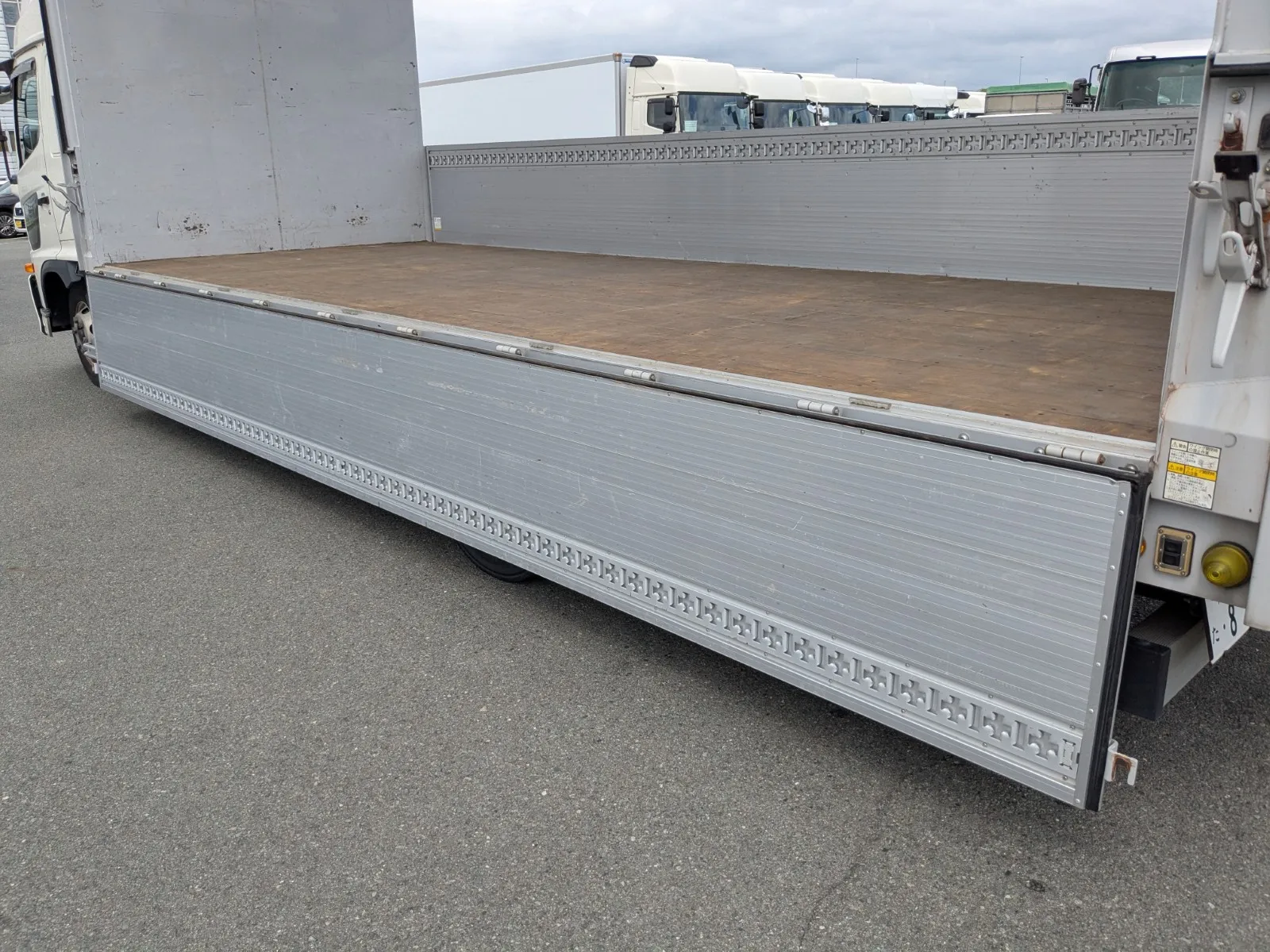 vehicle_image_20260716091416sT6D9GzyP2.webp