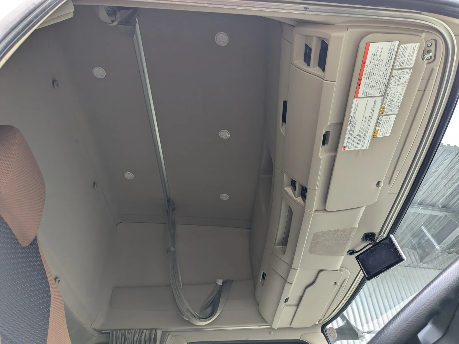 vehicle_image_20260716091418Gn4nmNMuEJ.webp