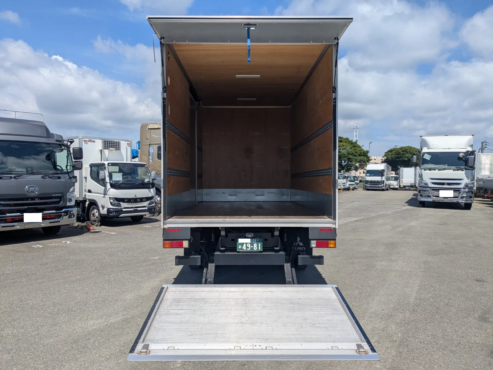 vehicle_image_20260708140242v5kIUkKiWy.webp