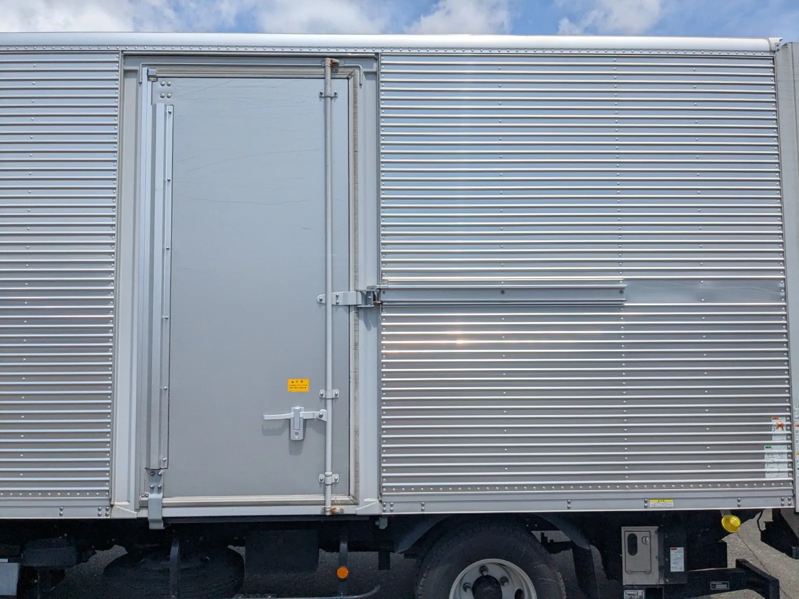 vehicle_image_20260708140249oaALiMIUss.webp