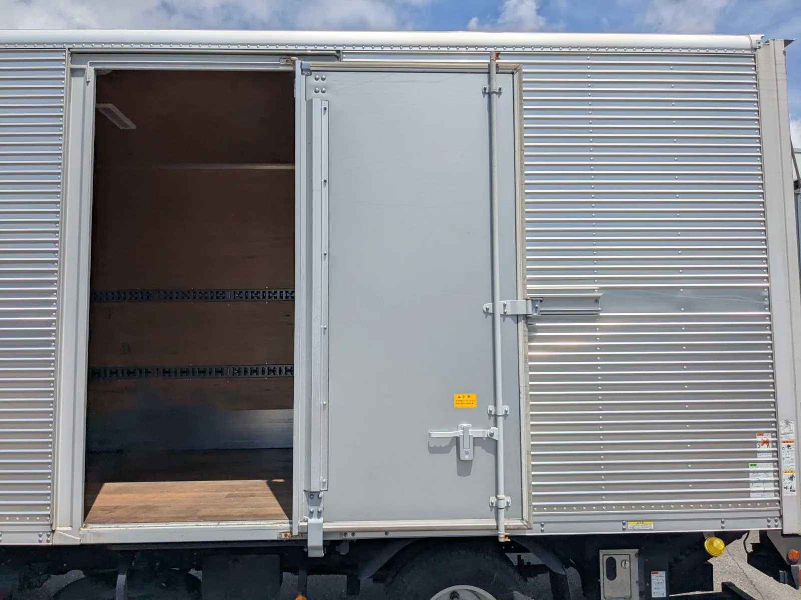 vehicle_image_20260708140249w7VAQkoxeW.webp