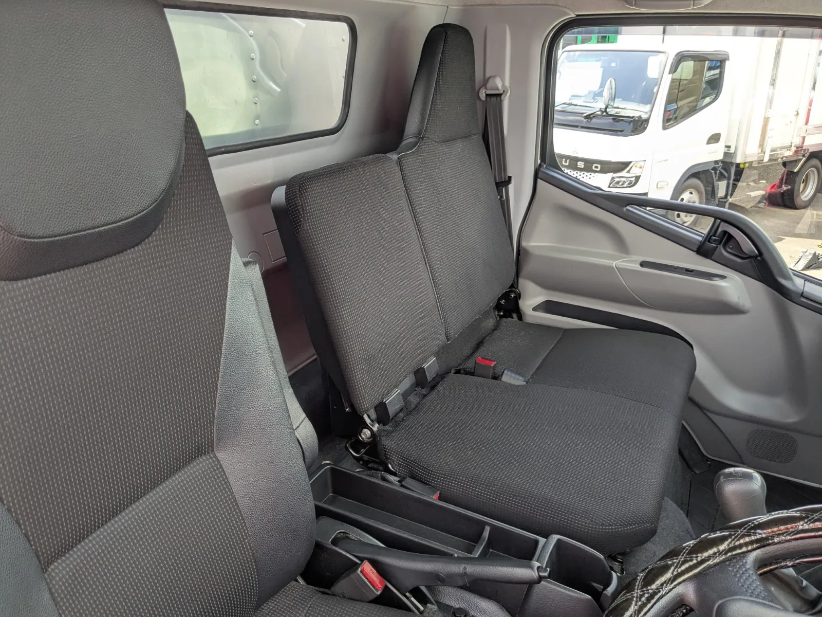 vehicle_image_20260708140253ShKH8LnIwd.webp