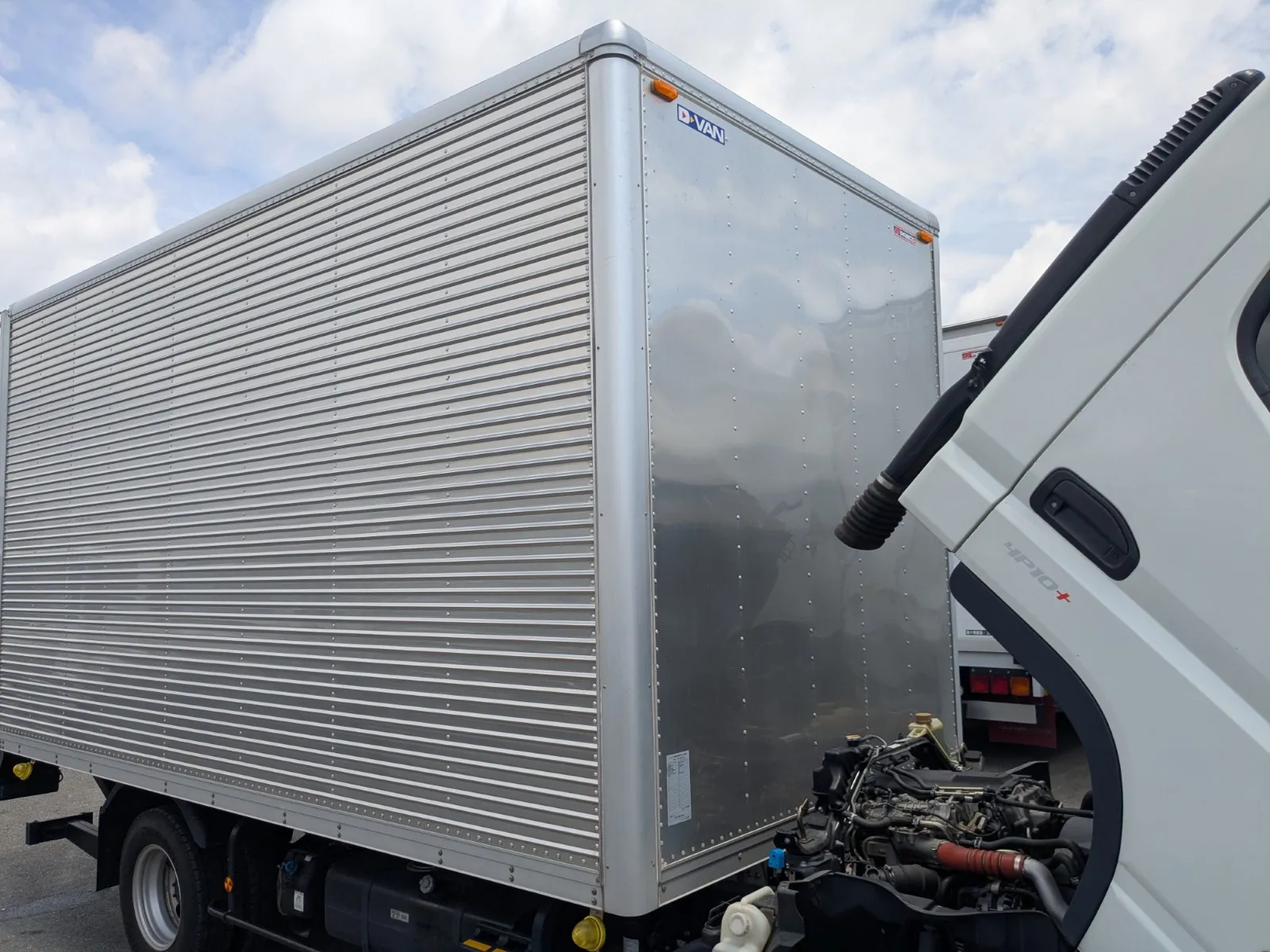 vehicle_image_20260708140300LRfrhuQORp.webp