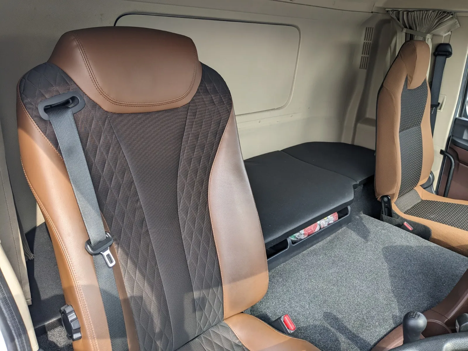 vehicle_image_202606161807202q3X3Fq5ym.webp