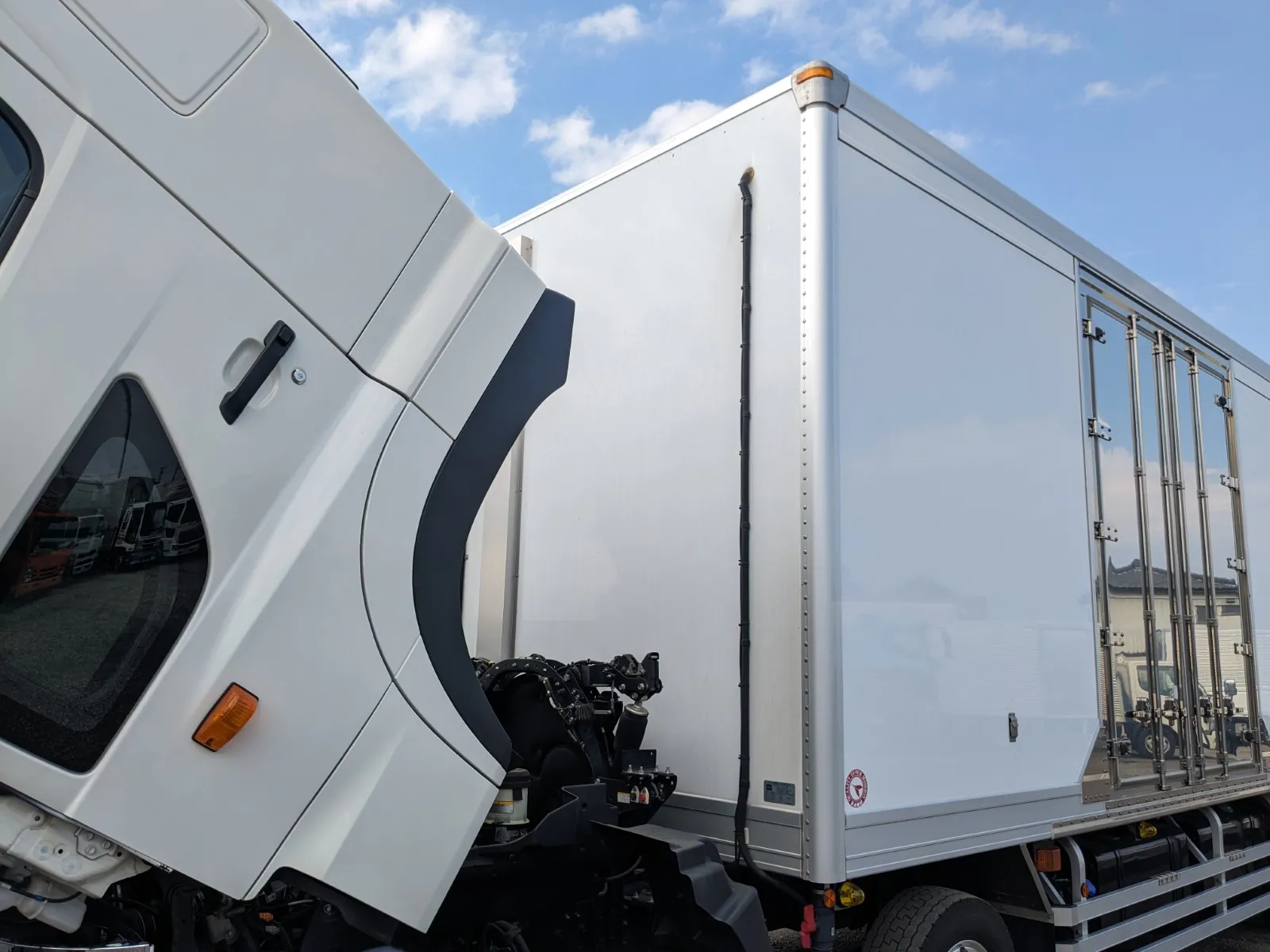 vehicle_image_20260616180720JGEBVt6rjj.webp