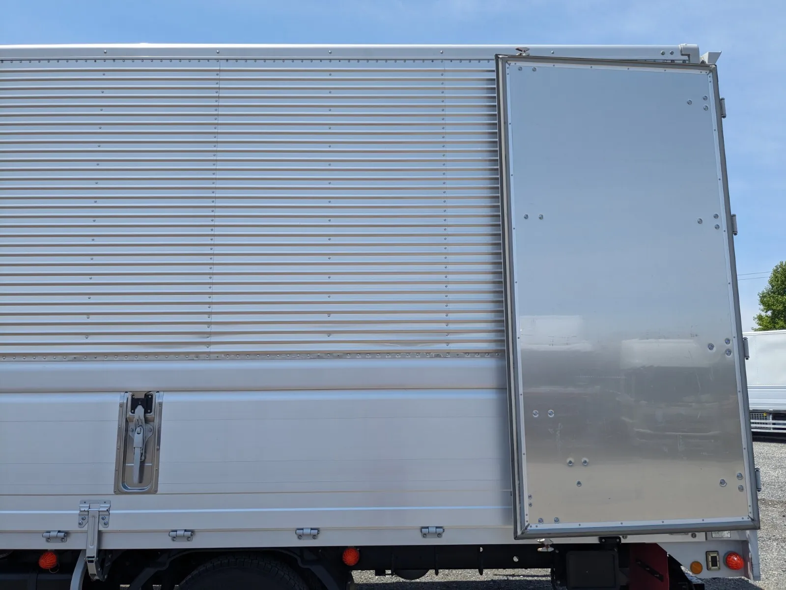 vehicle_image_202606190925427B23fzuXnf.webp