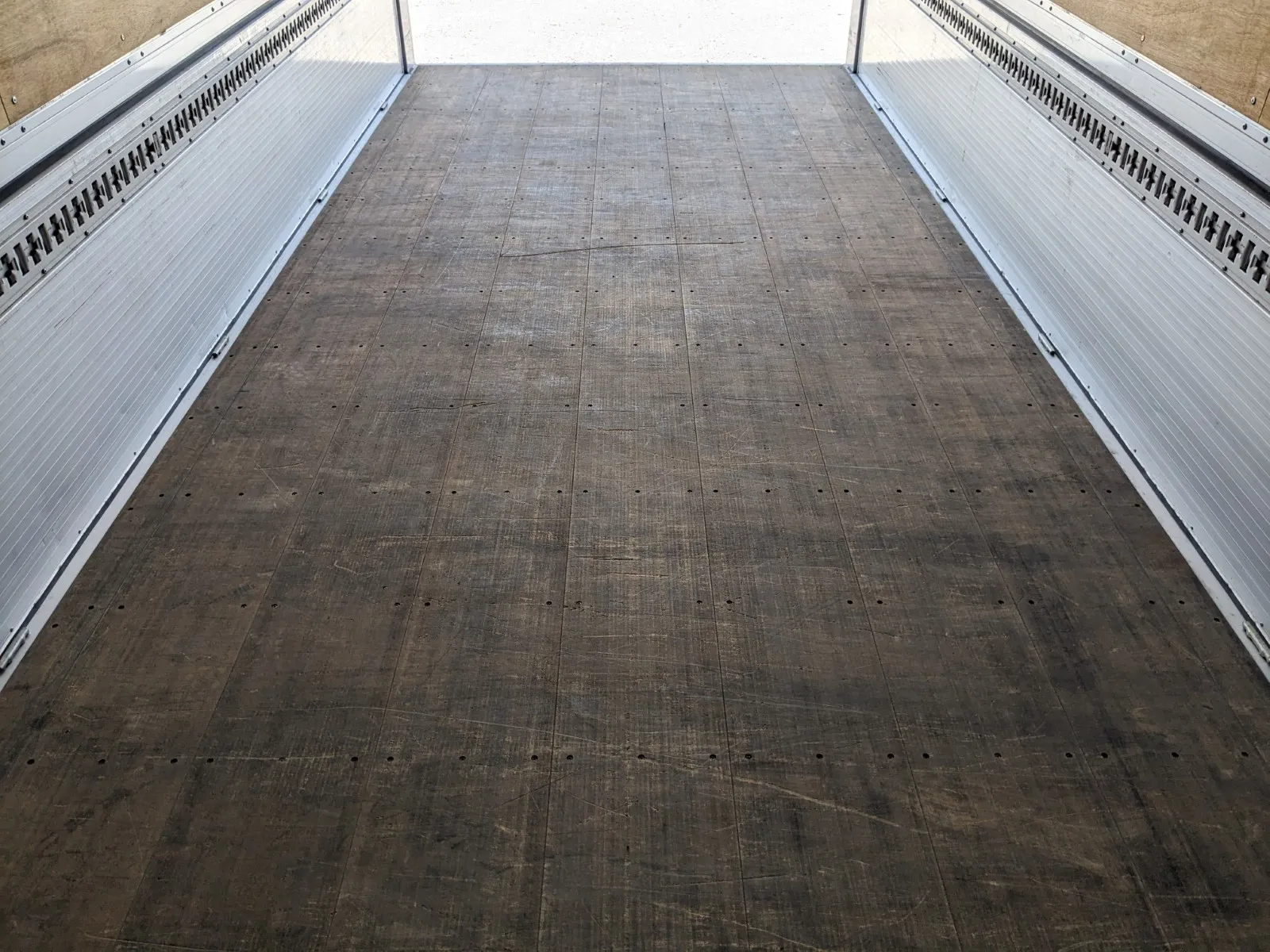 vehicle_image_20260619092542AZOHDF9FOf.webp