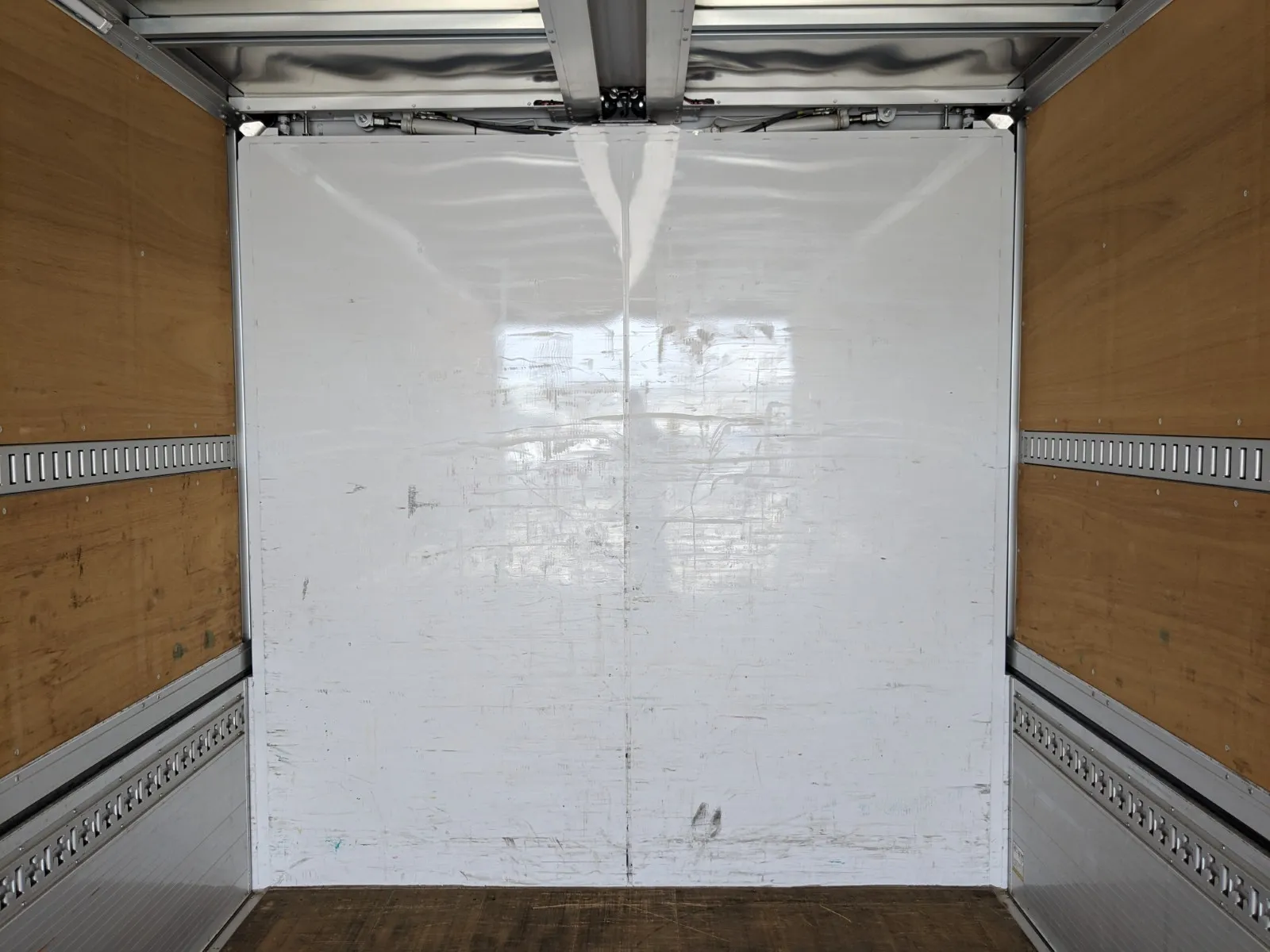 vehicle_image_20260619092542bjiZCsbvm4.webp