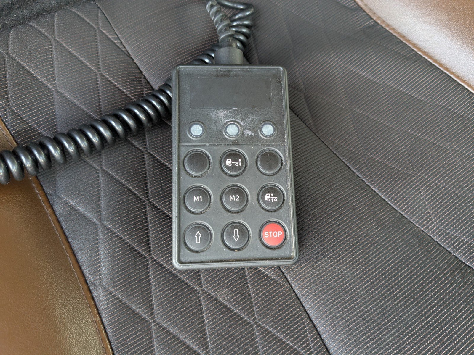 vehicle_image_20260520110202hSgQZZMZOm.jpg