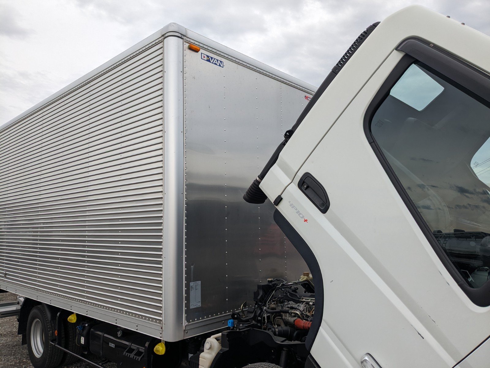 vehicle_image_20260612113607aJfE1GXwUn.jpg