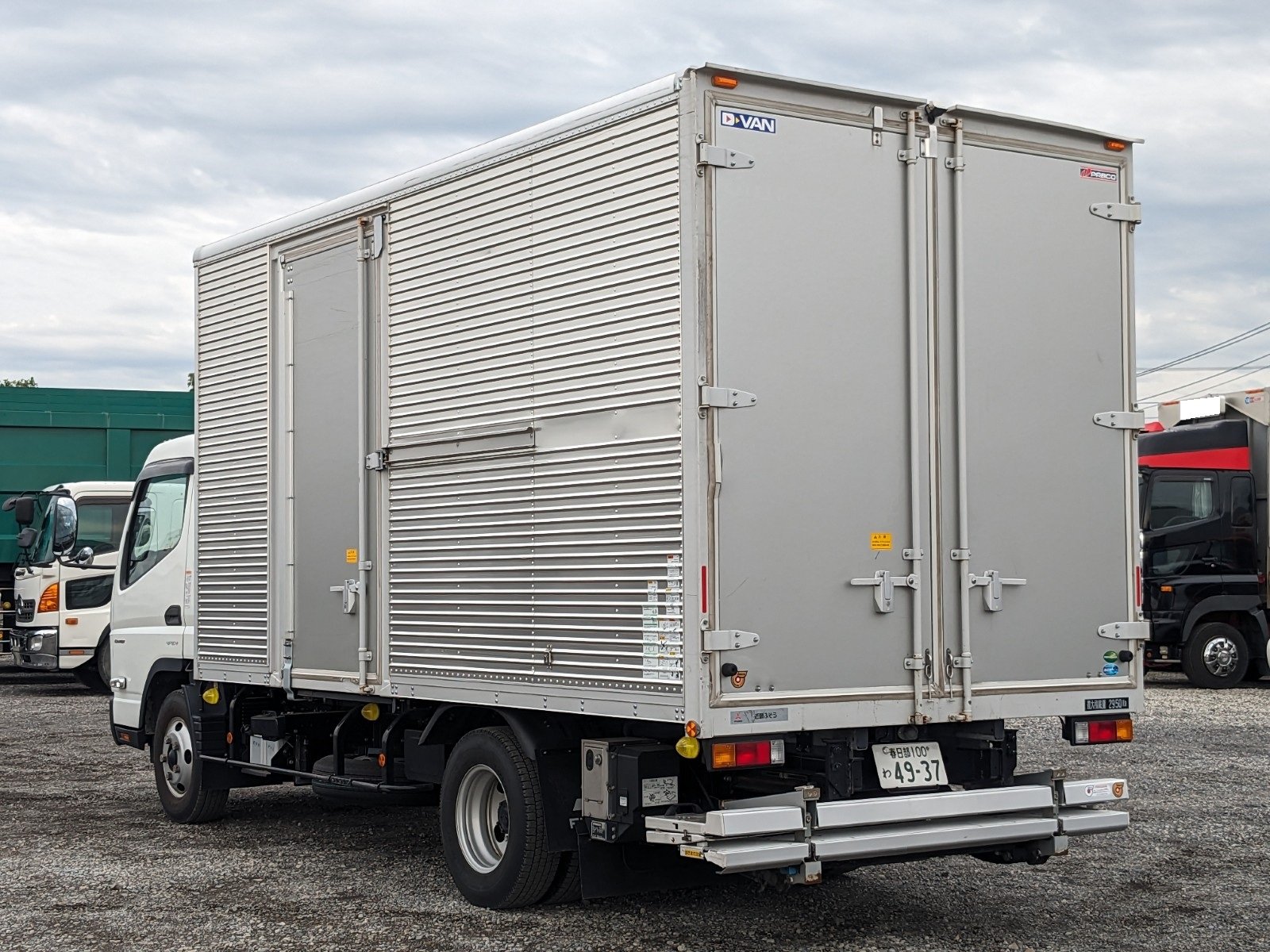 vehicle_image_20260612113607pb0XAtFiq5.jpg