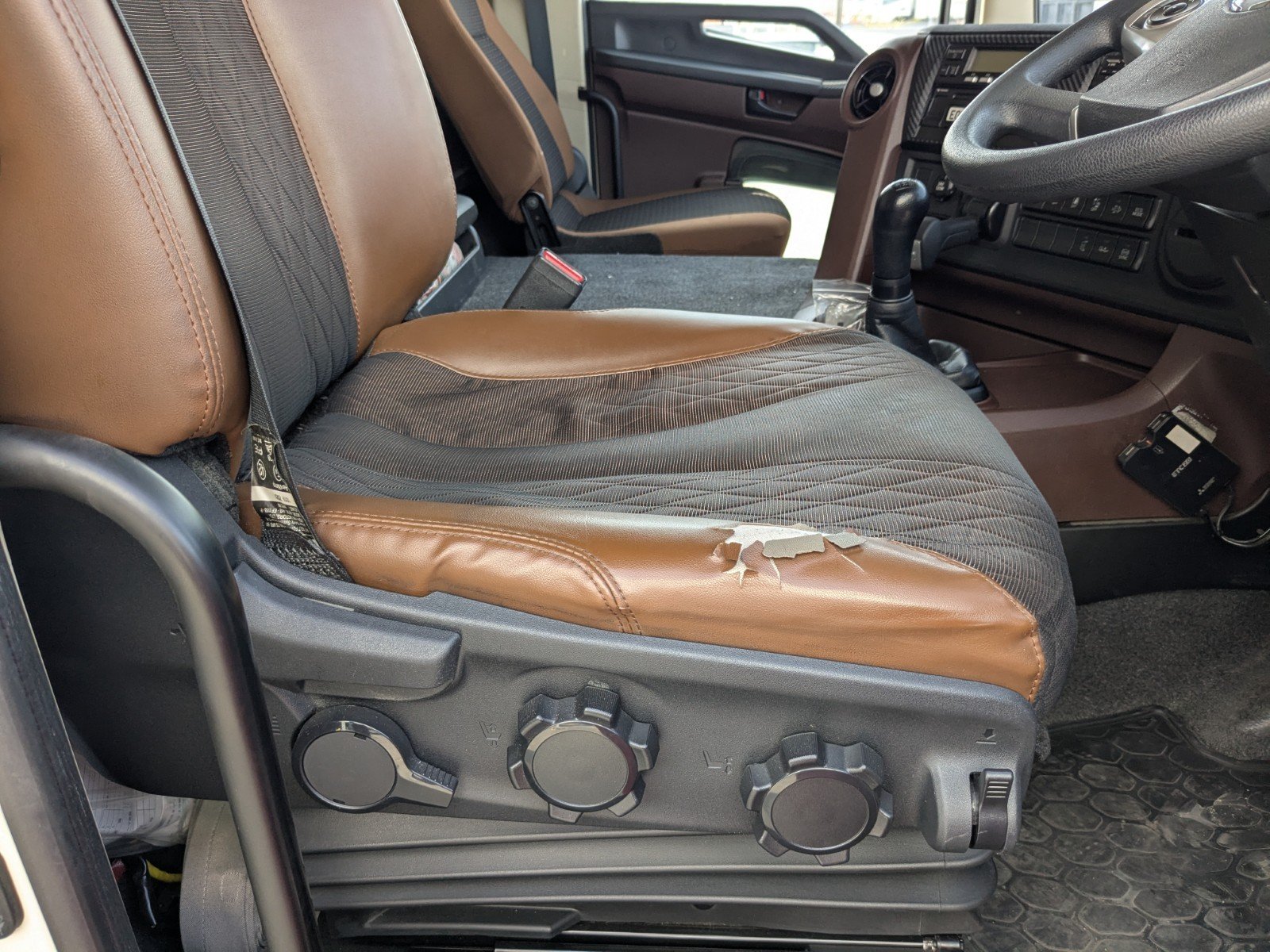 vehicle_image_20260323194209F4jFGyWlmE.jpg