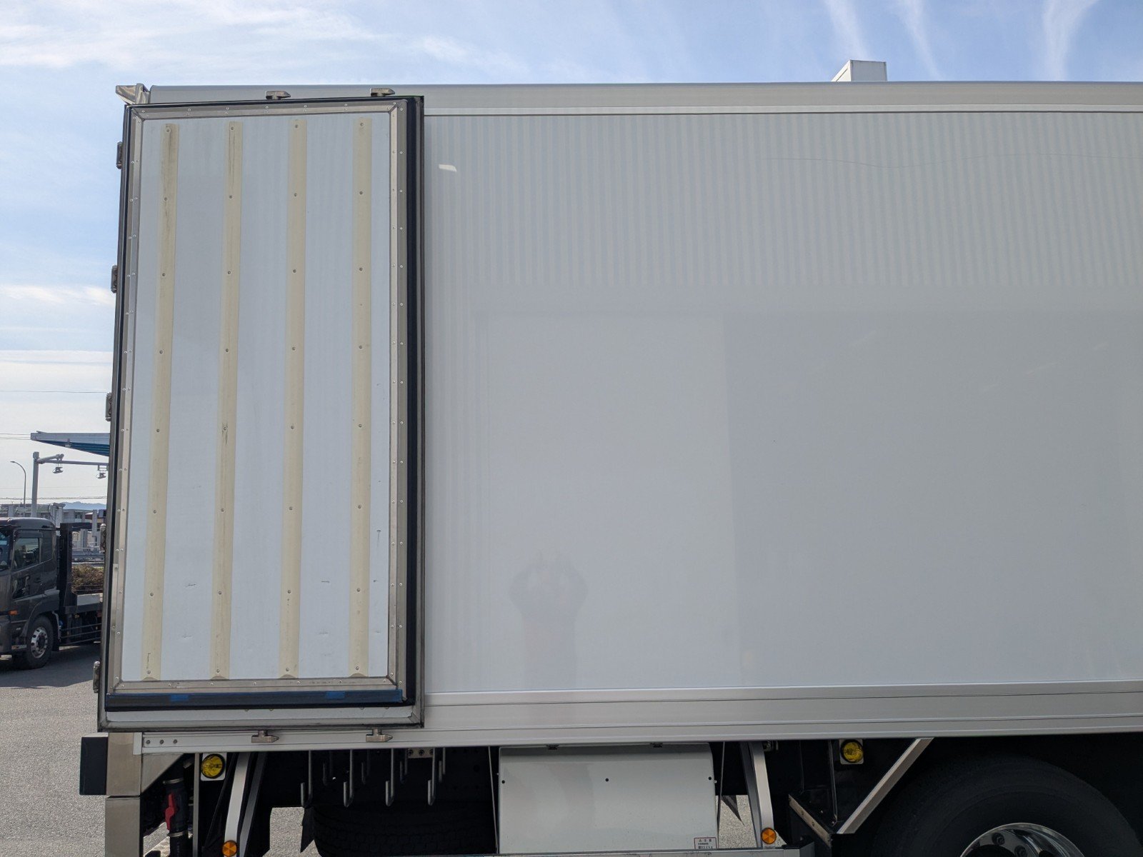 vehicle_image_20260323194209jKQCvDDS5j.jpg