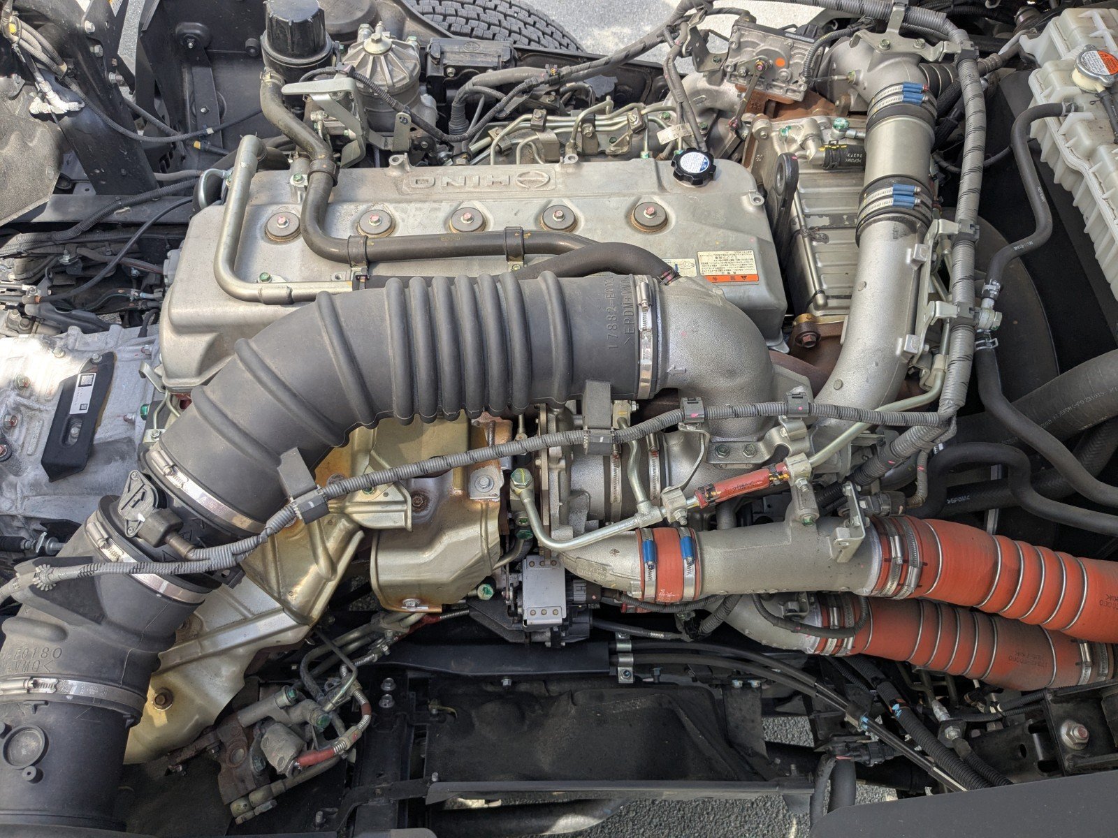 vehicle_image_20260323194209uXbZlUO3OX.jpg