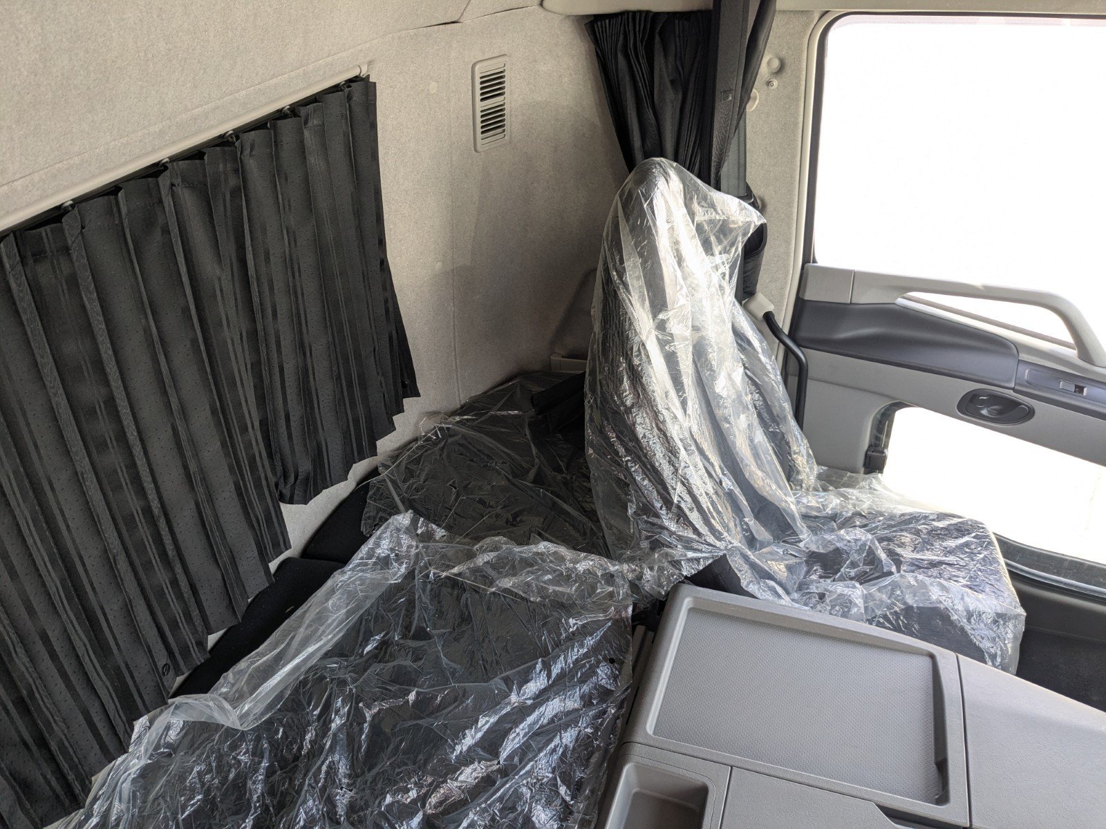 vehicle_image_20260309163237r0cHUer5wS.jpg