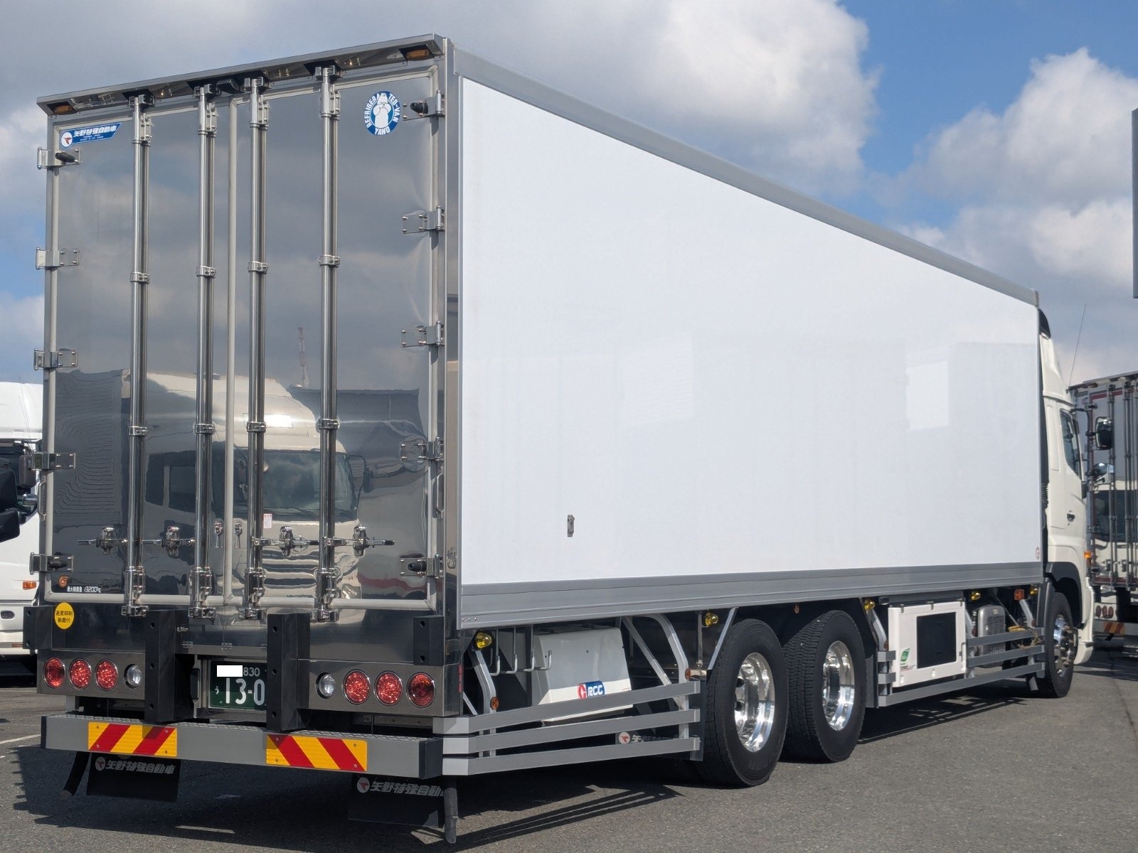 vehicle_image_20260417100649I5sRN3QM8r.jpg