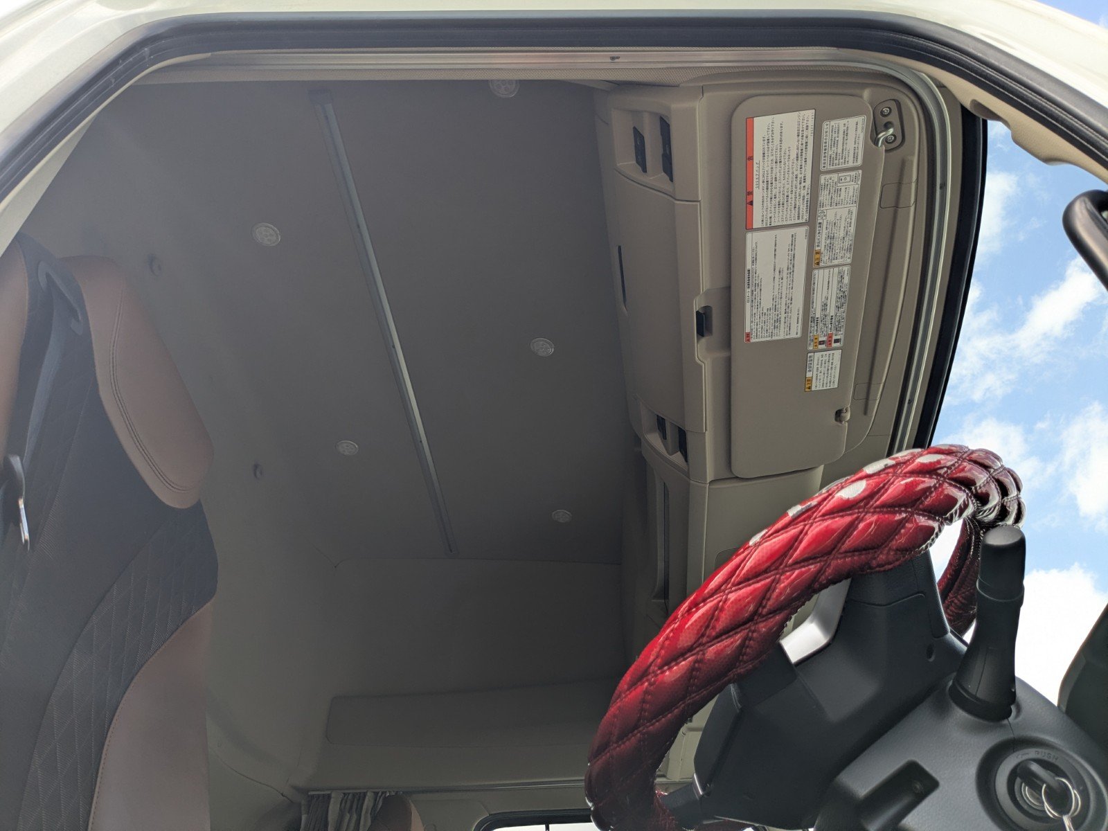 vehicle_image_20260417100649fJa6EbRRGJ.jpg