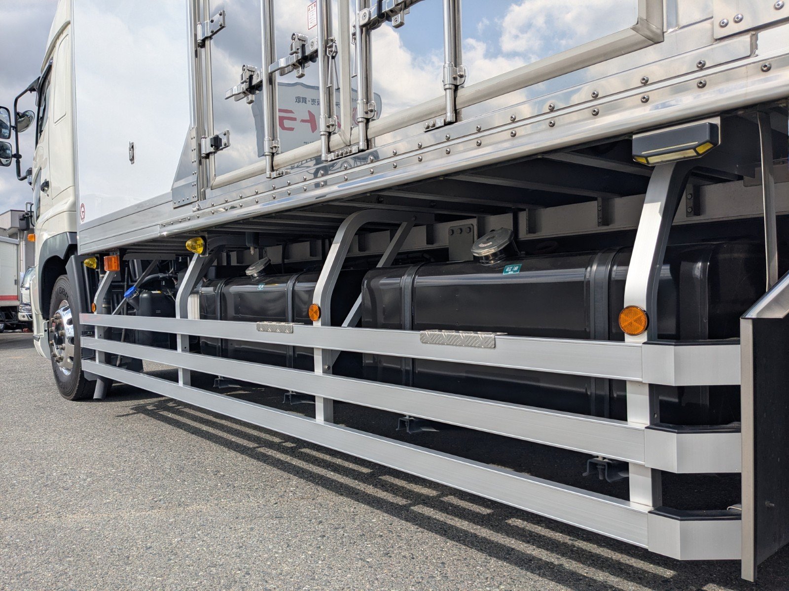 vehicle_image_20260417100649kcVbZGMlXs.jpg