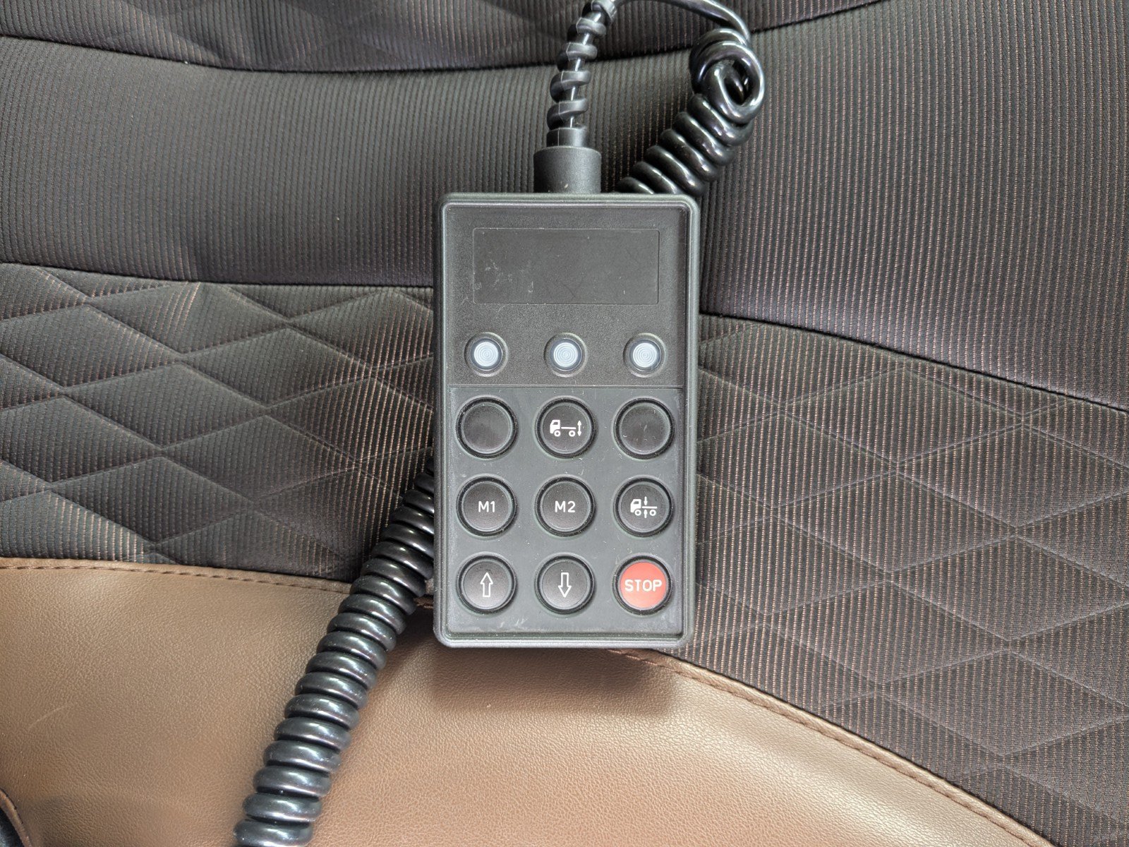 vehicle_image_20260417100649oFZhoTfdWL.jpg