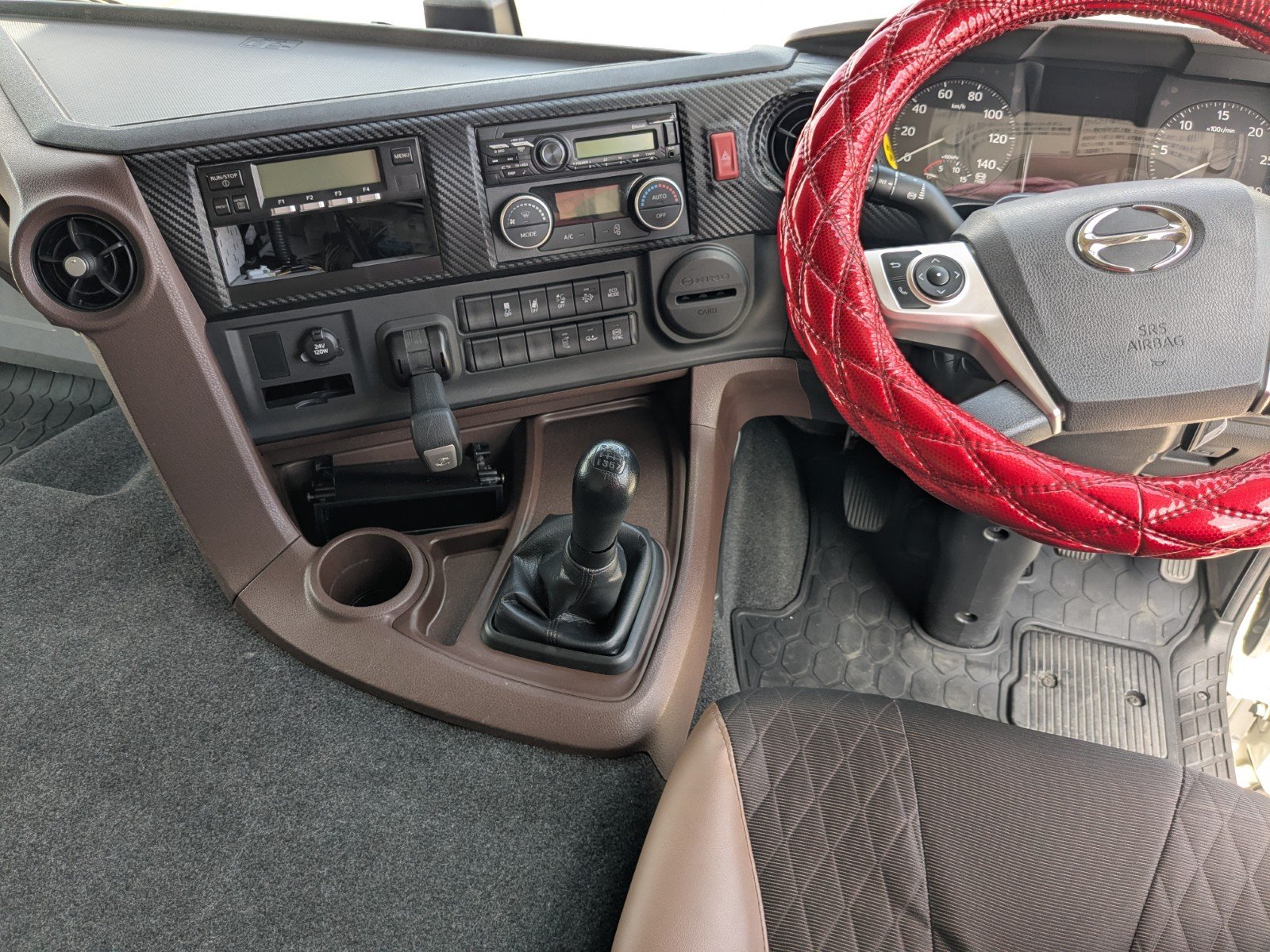 vehicle_image_20260417100649xxj2sFXCZa.jpg