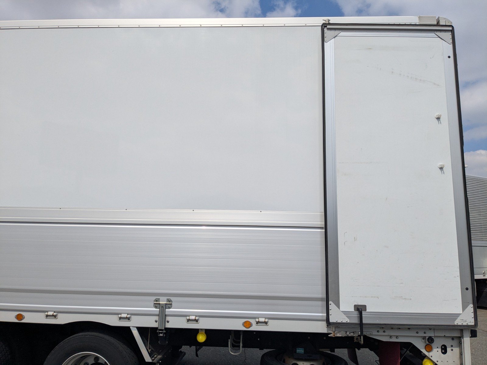 vehicle_image_20260310191654GXQdiznkzj.jpg