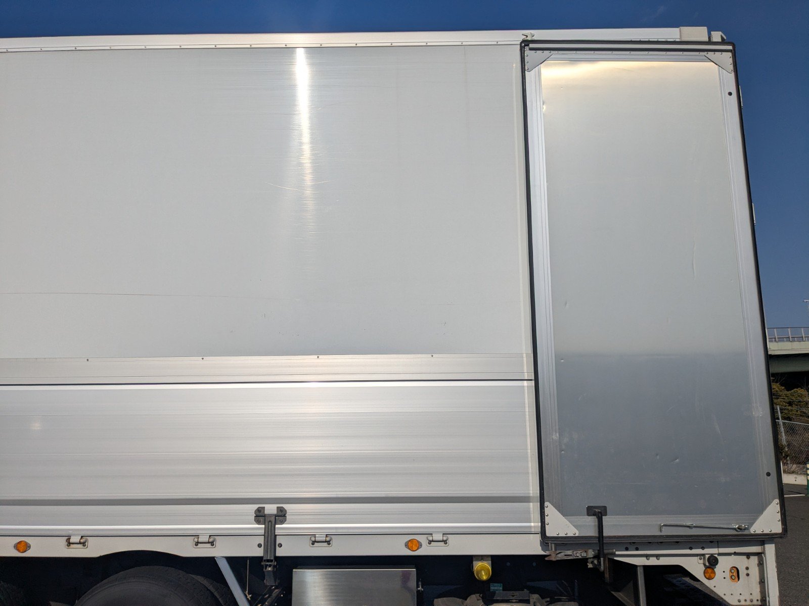 vehicle_image_20260312113139mOMzZkHb8i.jpg