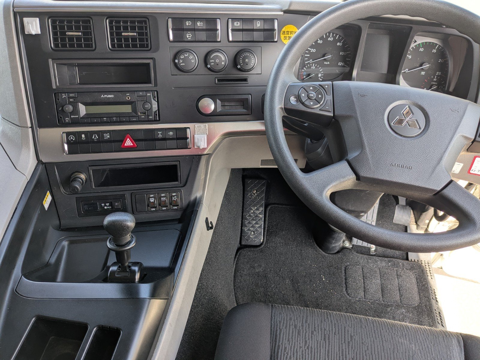 vehicle_image_20260327181344HtLDq32mSl.jpg