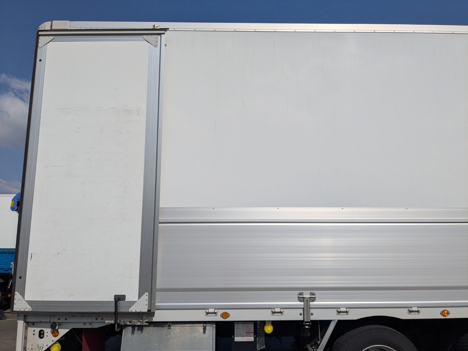 vehicle_image_20260327181344qgH8z0PPCO.jpg