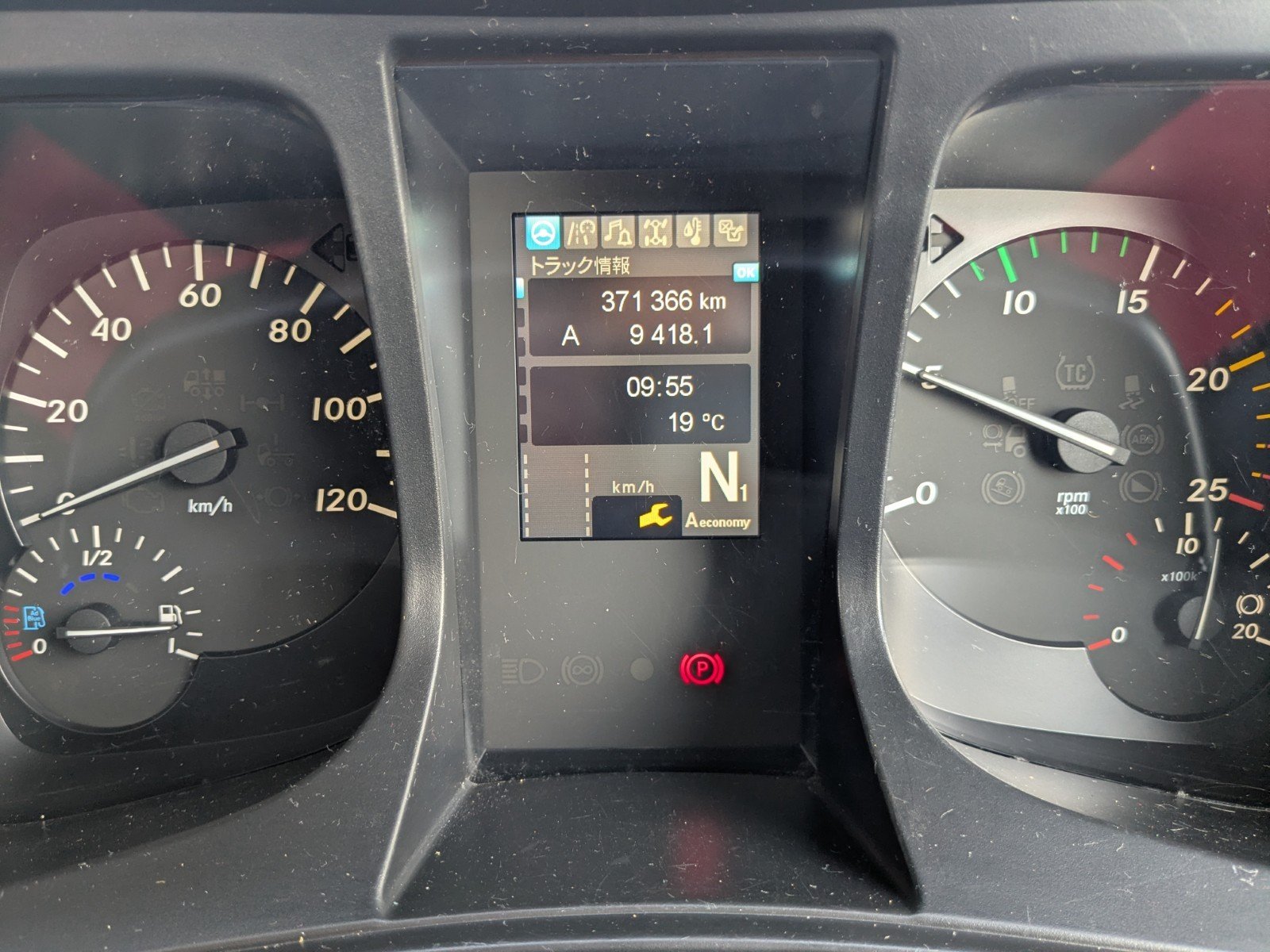 vehicle_image_20260327181344z2W3JTn23F.jpg