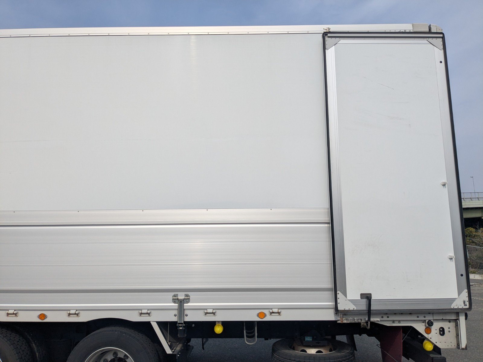 vehicle_image_20260330193133BfVMhRdv28.jpg