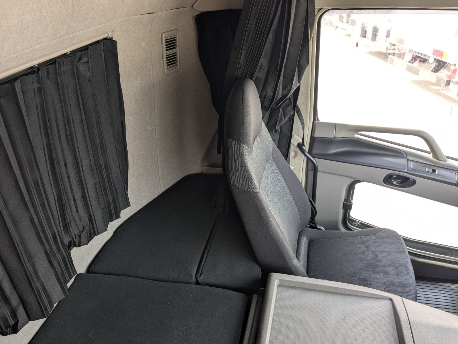 vehicle_image_20260330193133fu95IG1ViP.jpg