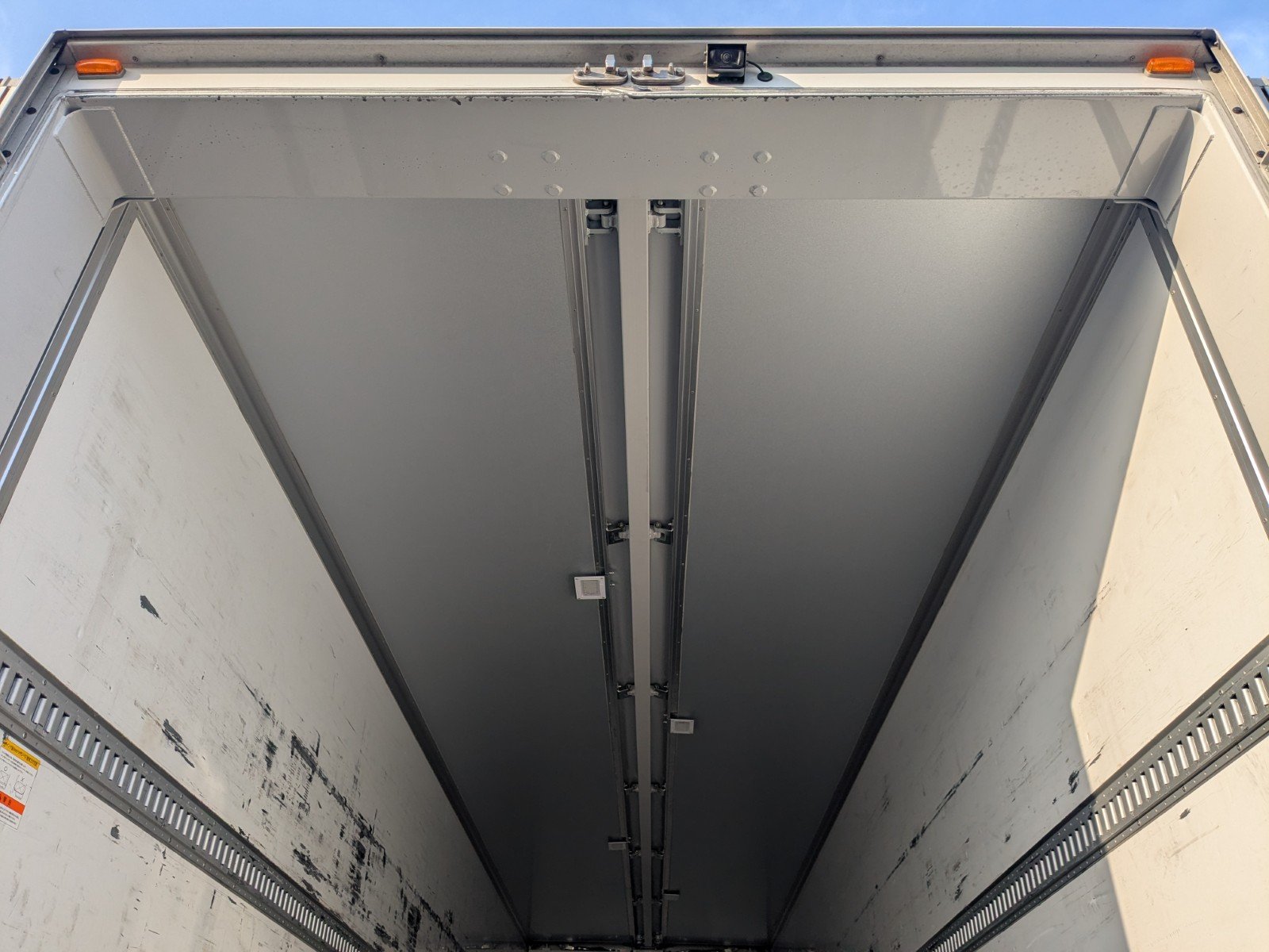 vehicle_image_20260330193133iokGDFgZSn.jpg