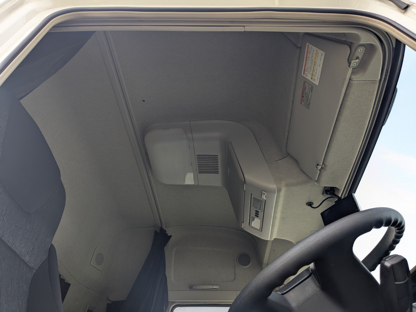vehicle_image_20260330193133w7Q9FIhZfb.jpg