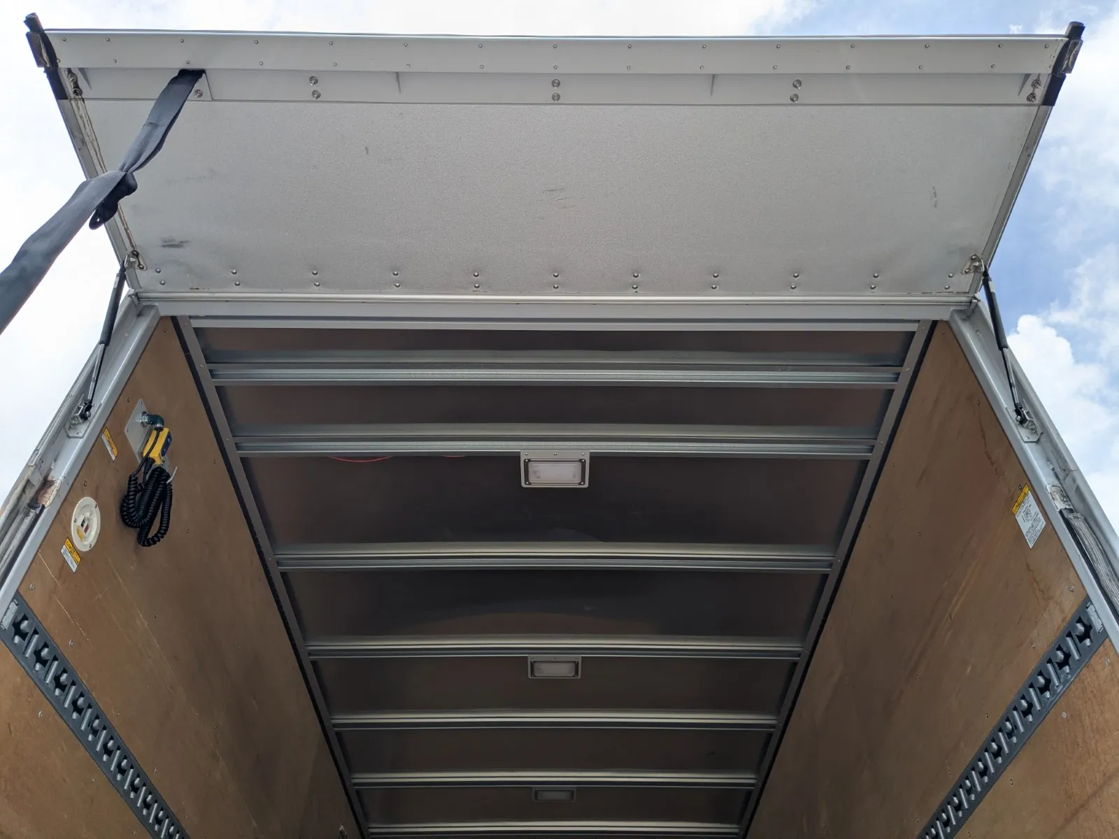 vehicle_image_20260708144959HWJFt7PbMq.webp