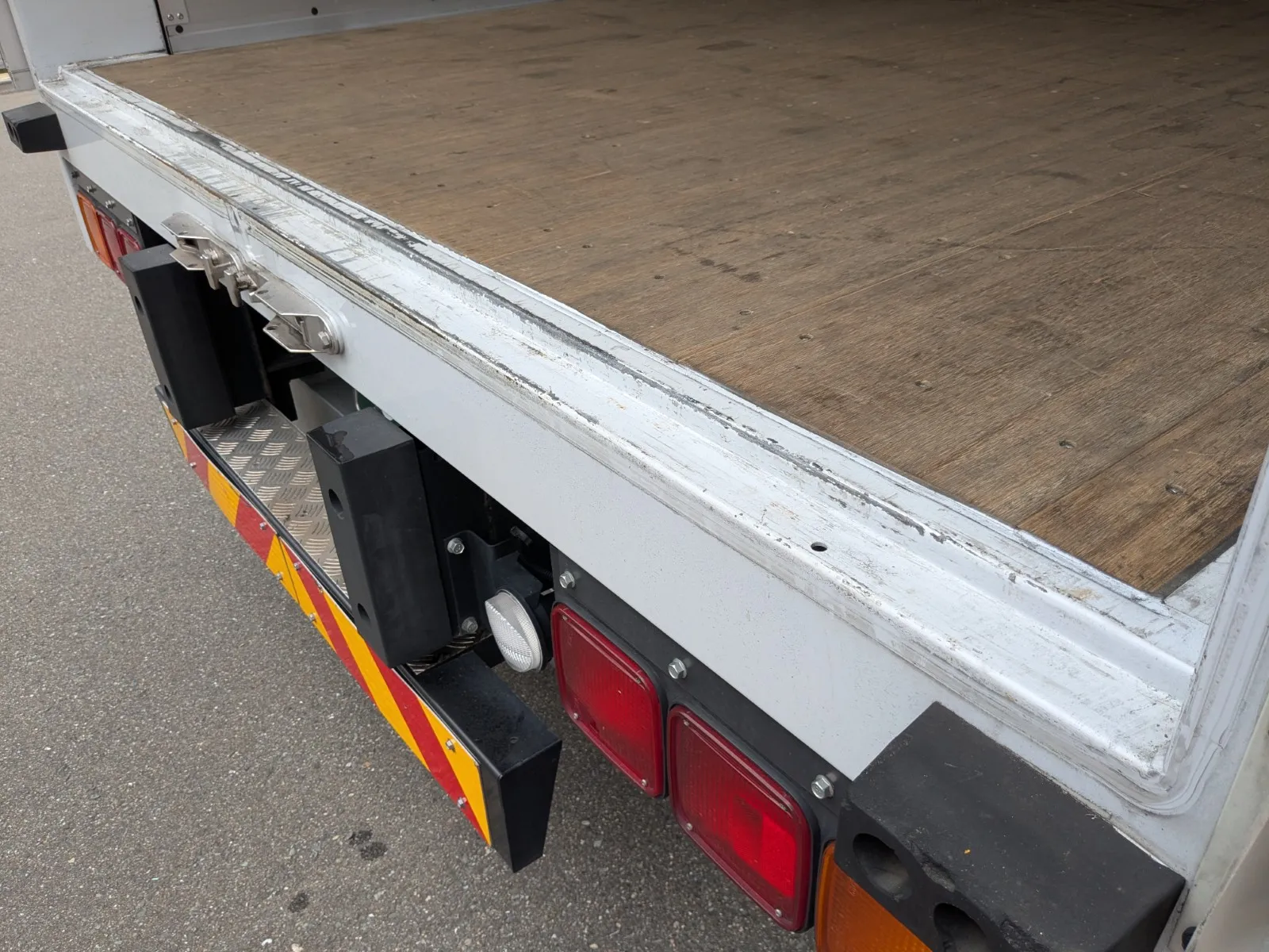 vehicle_image_20260724173345oBzXCF0cLK.webp