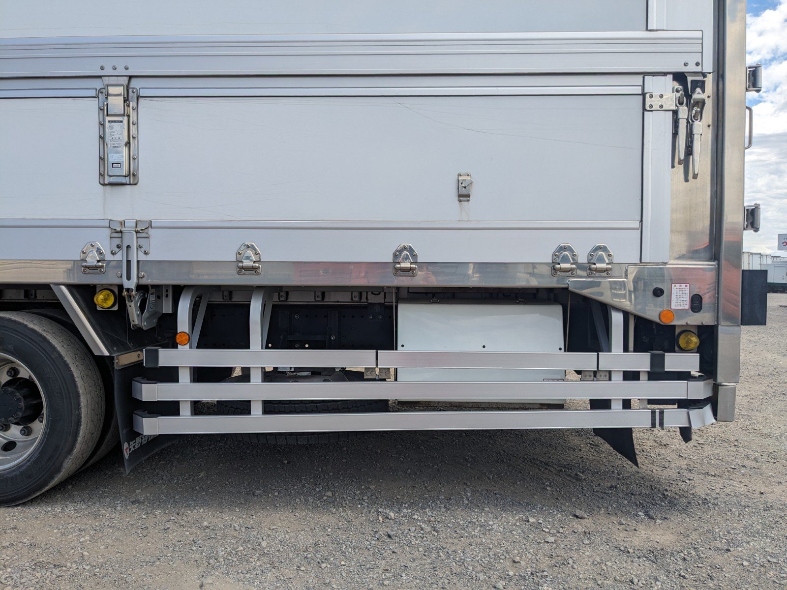vehicle_image_20260612100538Sd6iMeEhyq.jpg