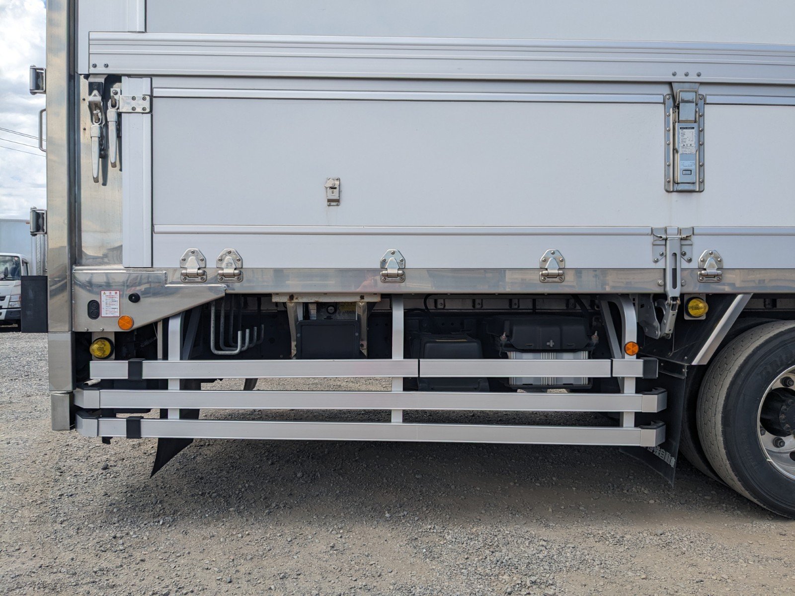 vehicle_image_20260612100538tcvW0pzXob.jpg