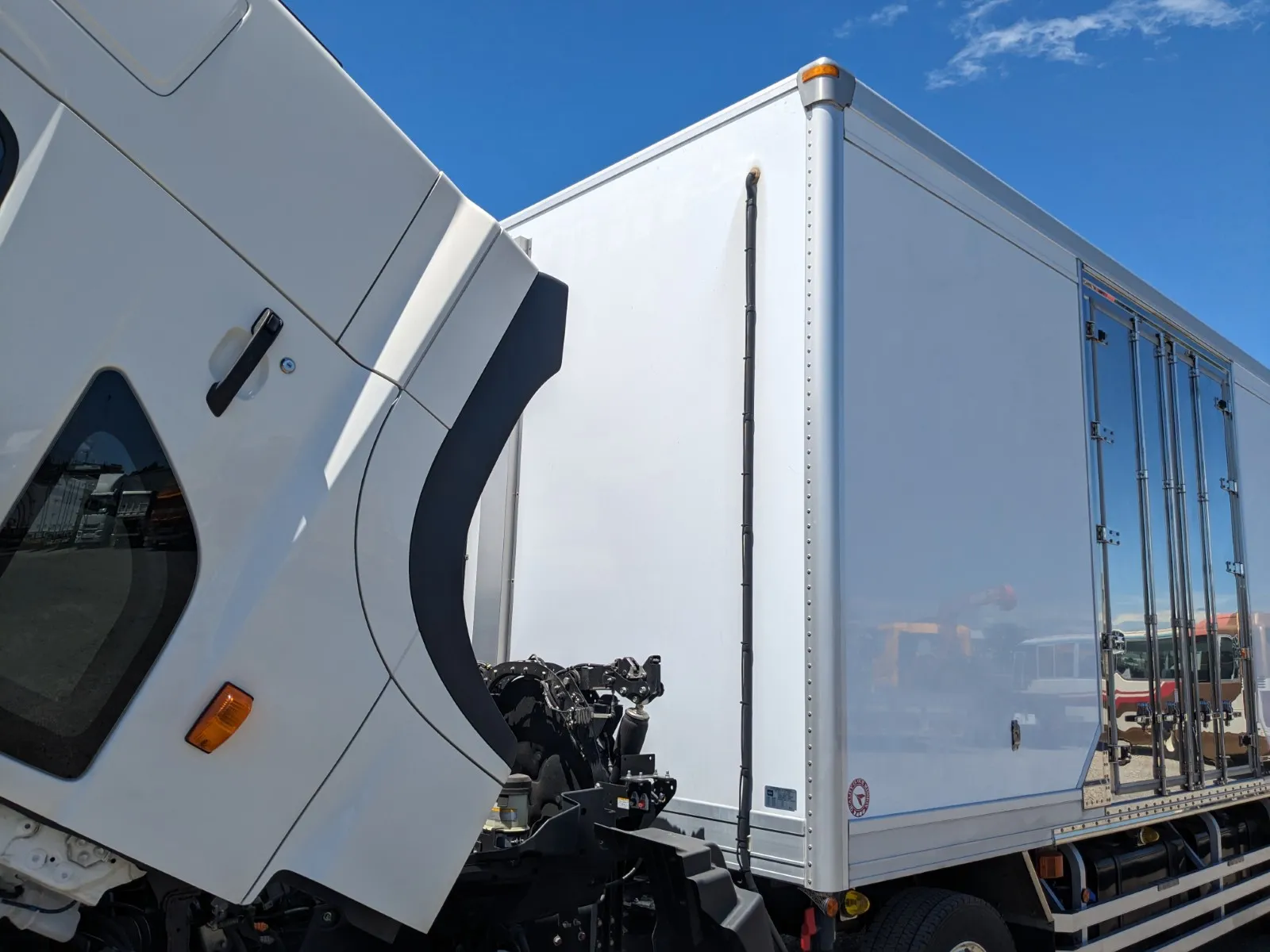 vehicle_image_20260730154120YNFzDqEa8V.webp