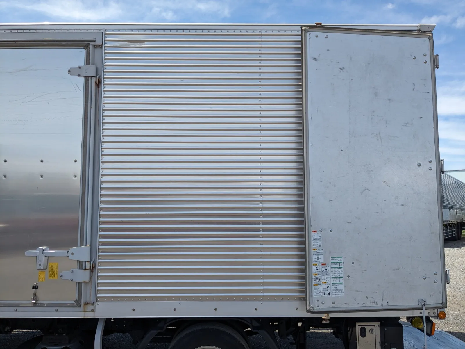 vehicle_image_20260623103325DVqiP69MUk.webp