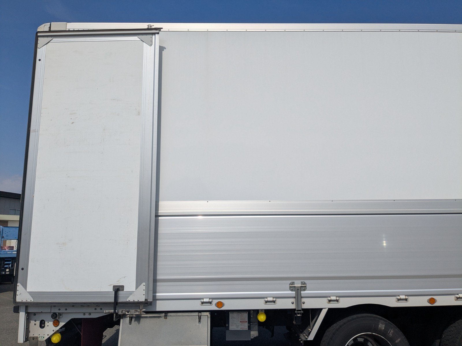vehicle_image_20260507190242XVVg5N8D0v.jpg